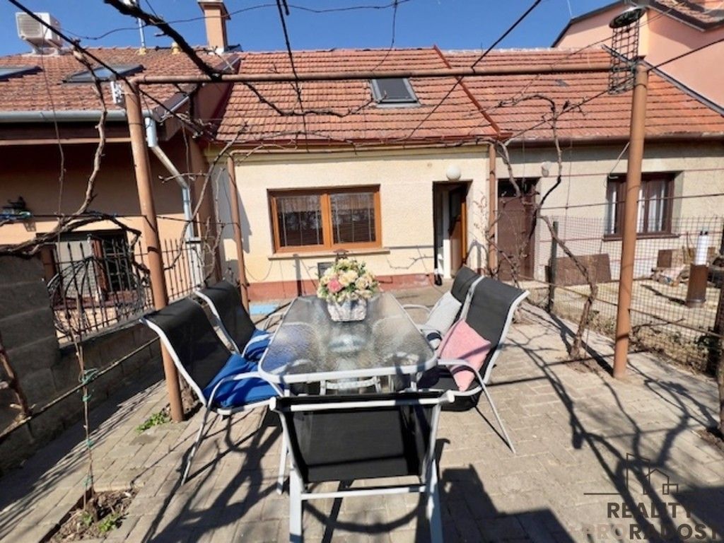 Prodej nemovitosti 60 m² - foto 2