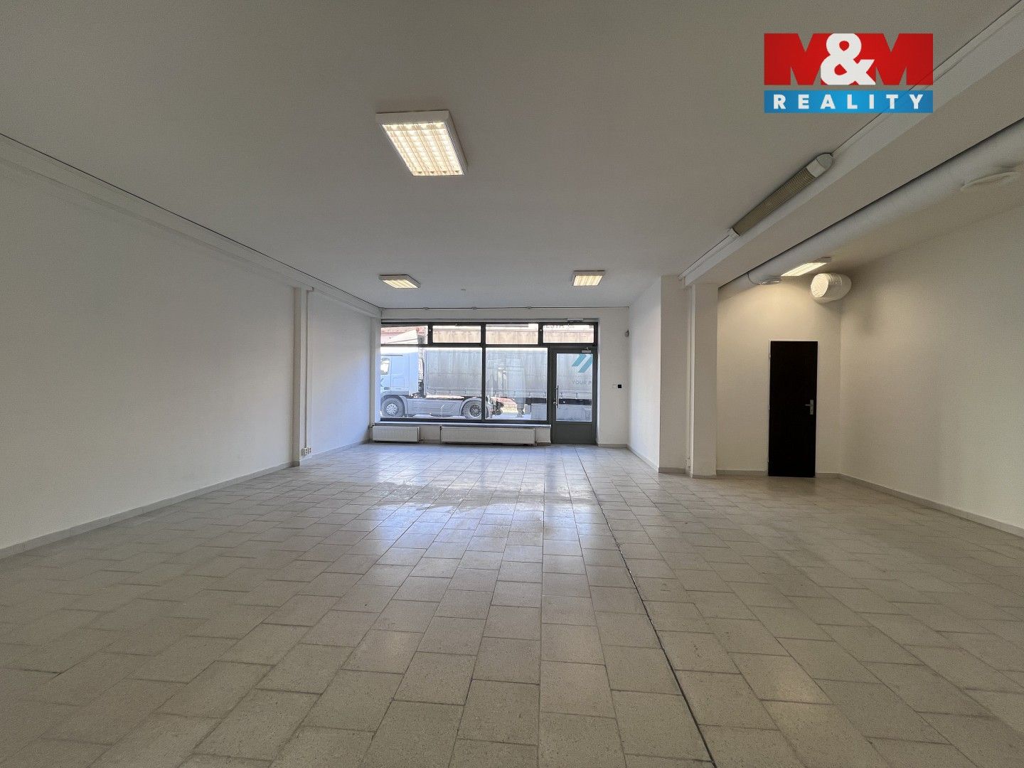 Pronájem komerčního prostoru 210 m² - foto 3