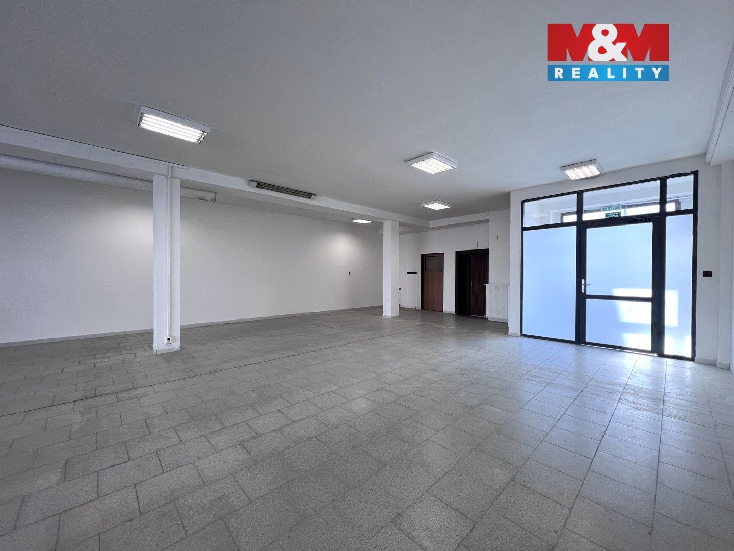 Pronájem komerčního prostoru 210 m² - foto 2