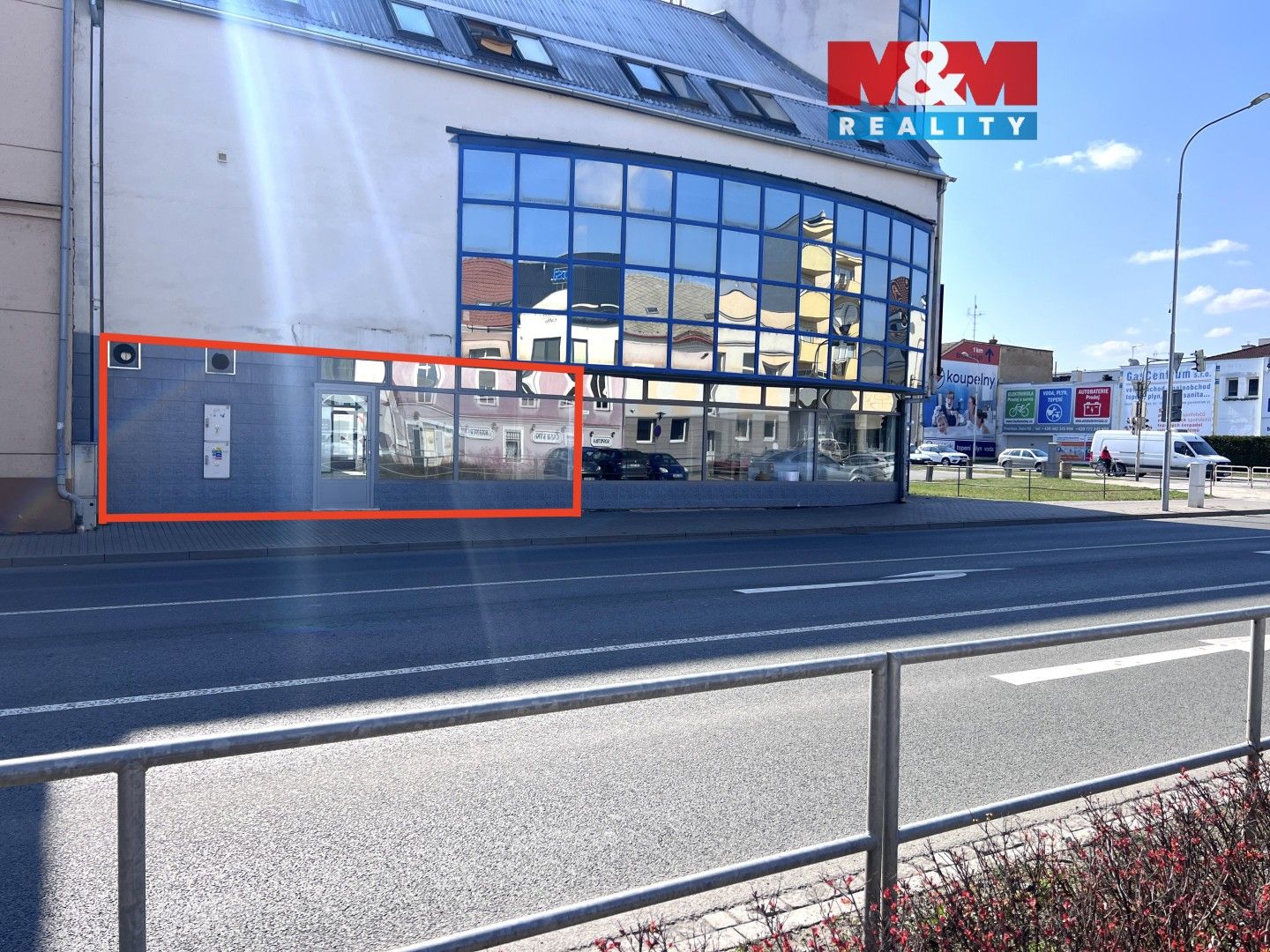 Pronájem komerčního prostoru 210 m² - foto 1