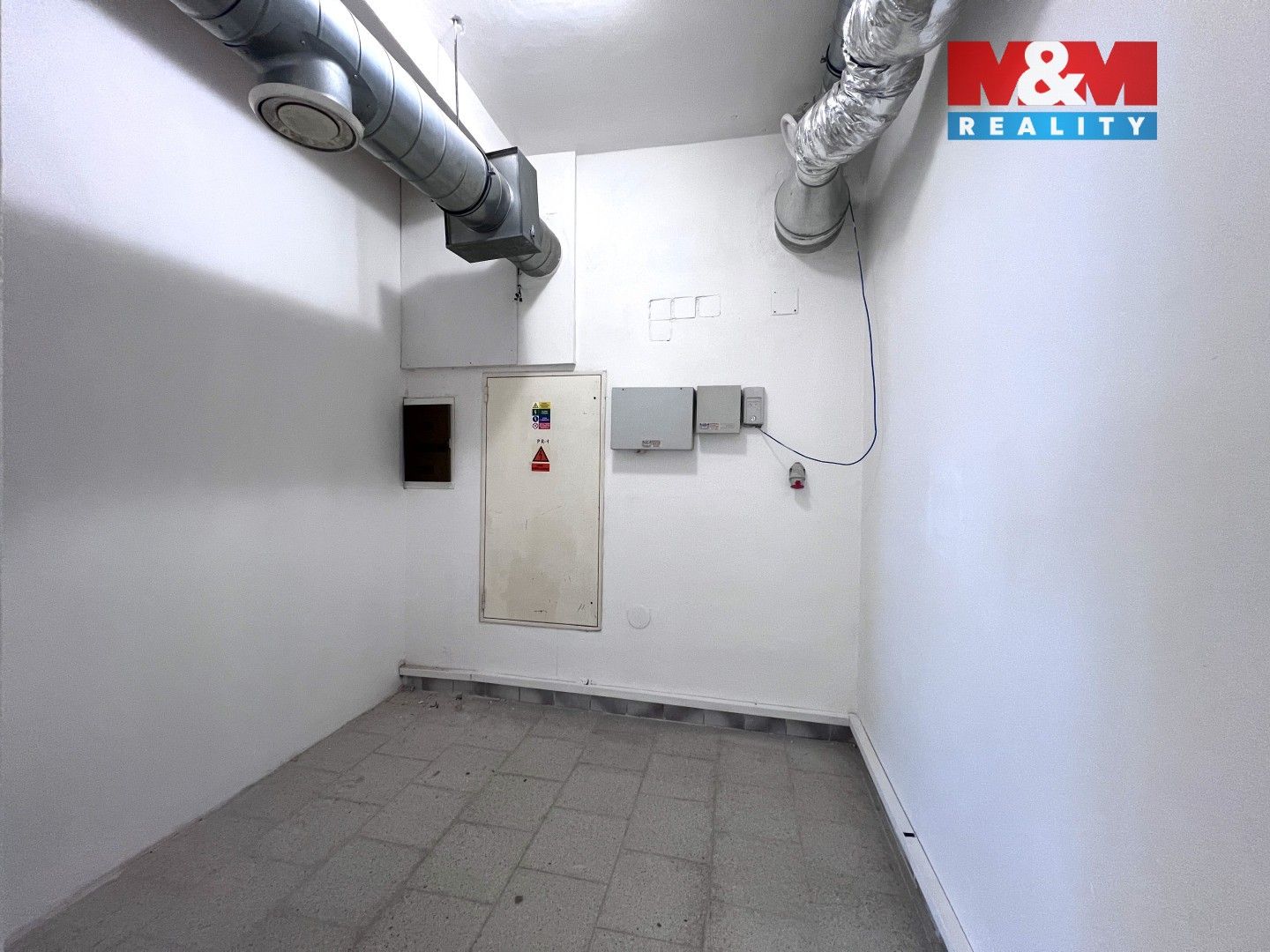 Pronájem komerčního prostoru 210 m² - foto 9