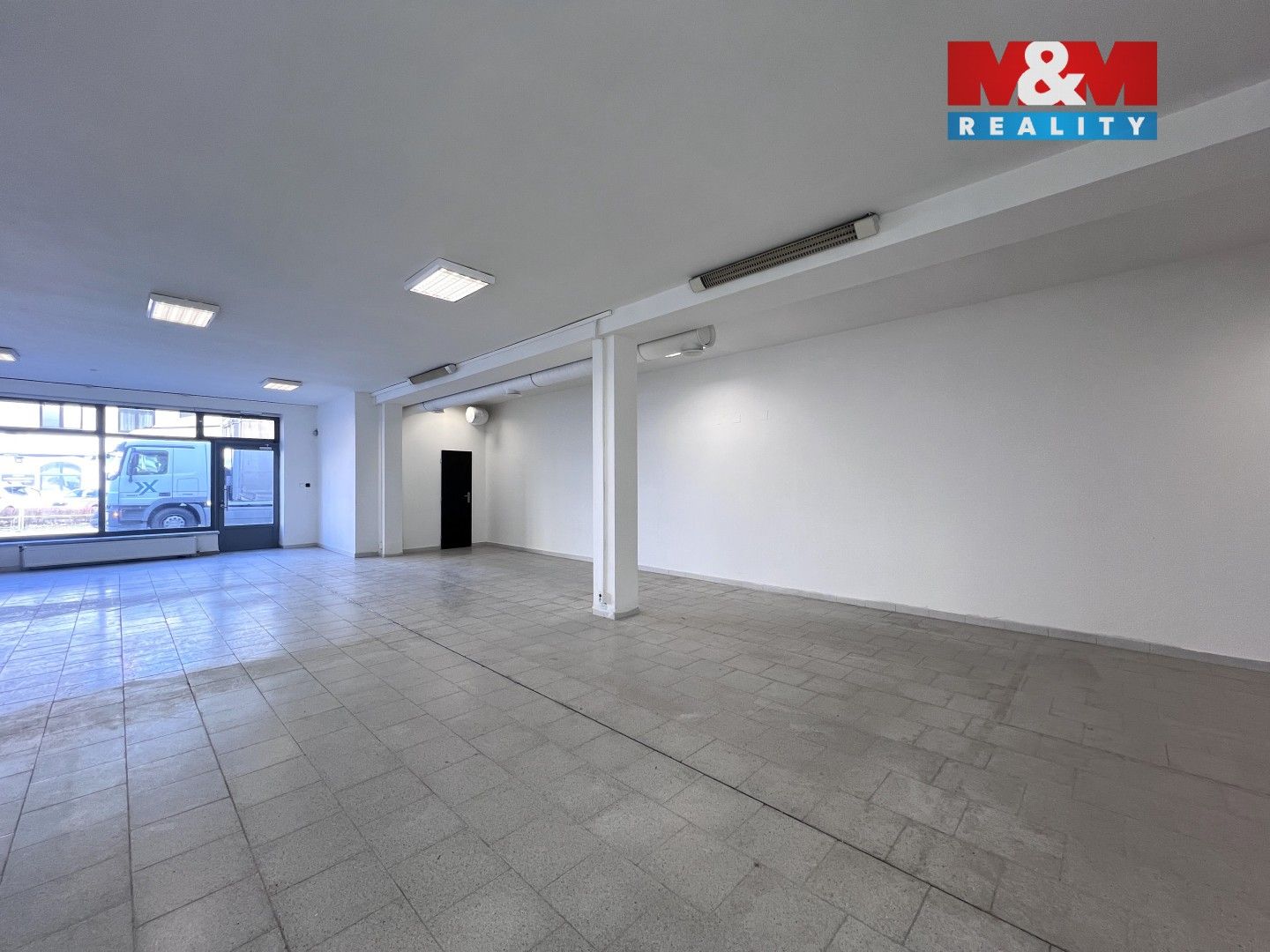 Pronájem komerčního prostoru 210 m² - foto 10