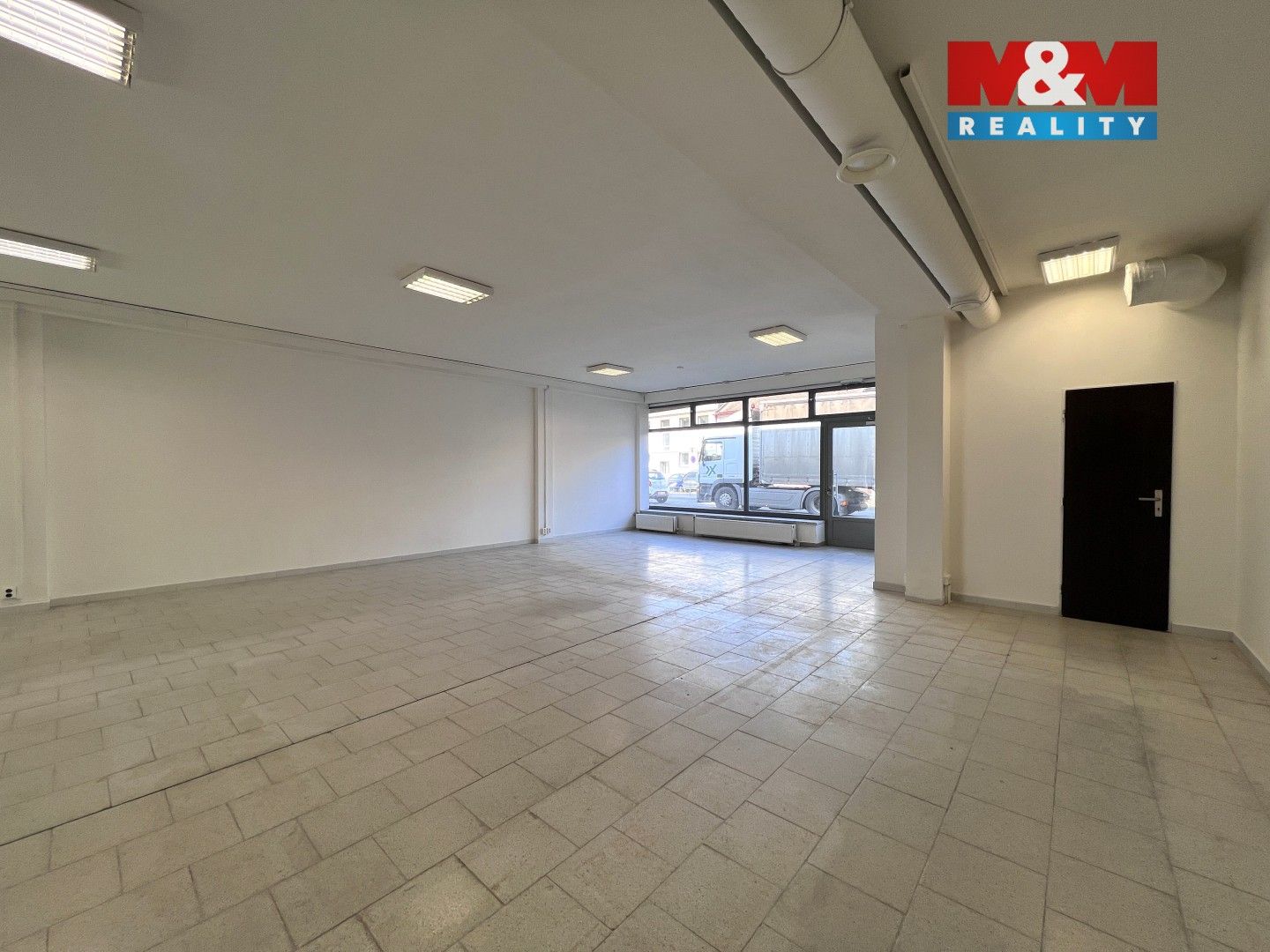 Pronájem komerčního prostoru 210 m² - foto 11