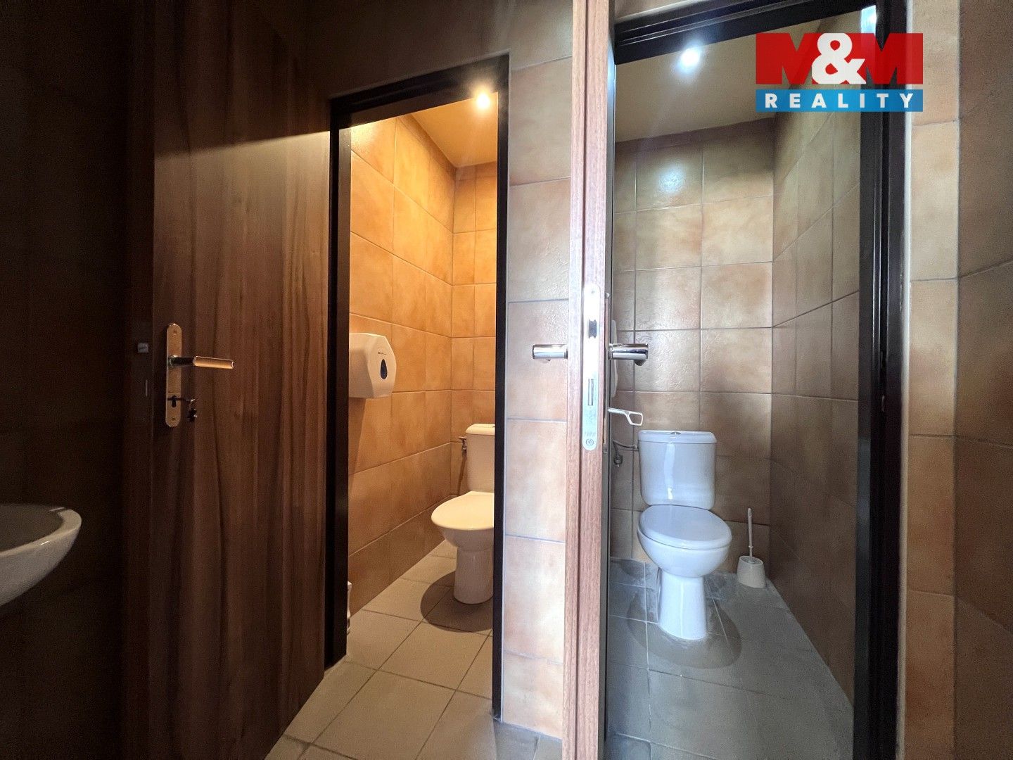 Pronájem komerčního prostoru 210 m² - foto 12