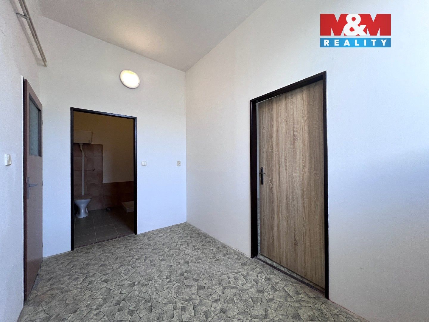 Pronájem komerčního prostoru 210 m² - foto 18