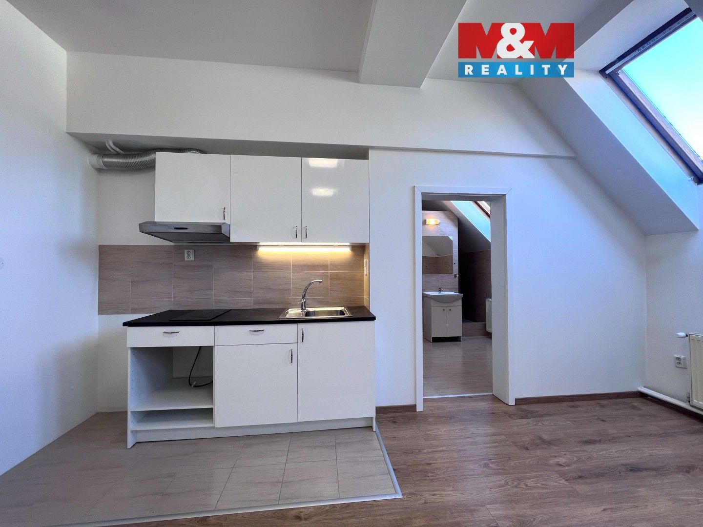 Pronájem komerčního prostoru 42 m² - foto 1