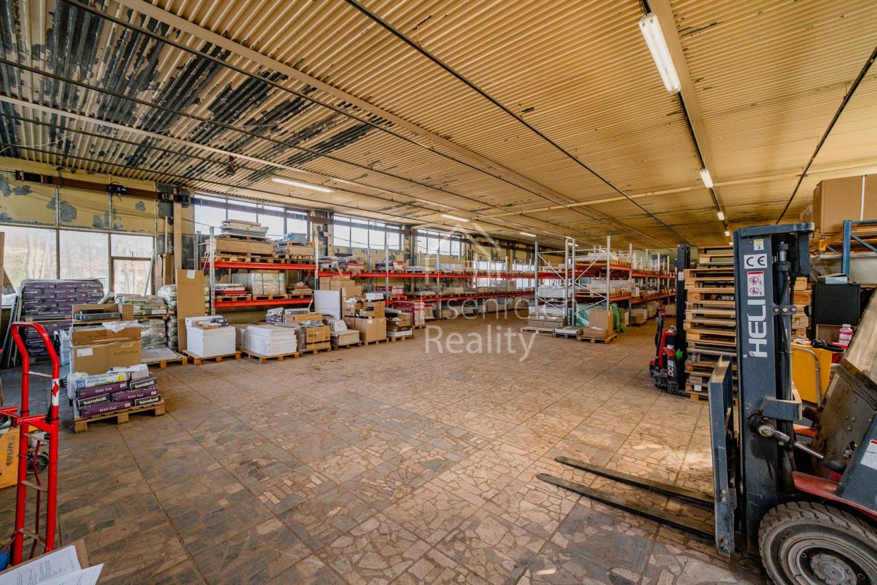 Prodej komerčního prostoru 1160 m² - foto 9