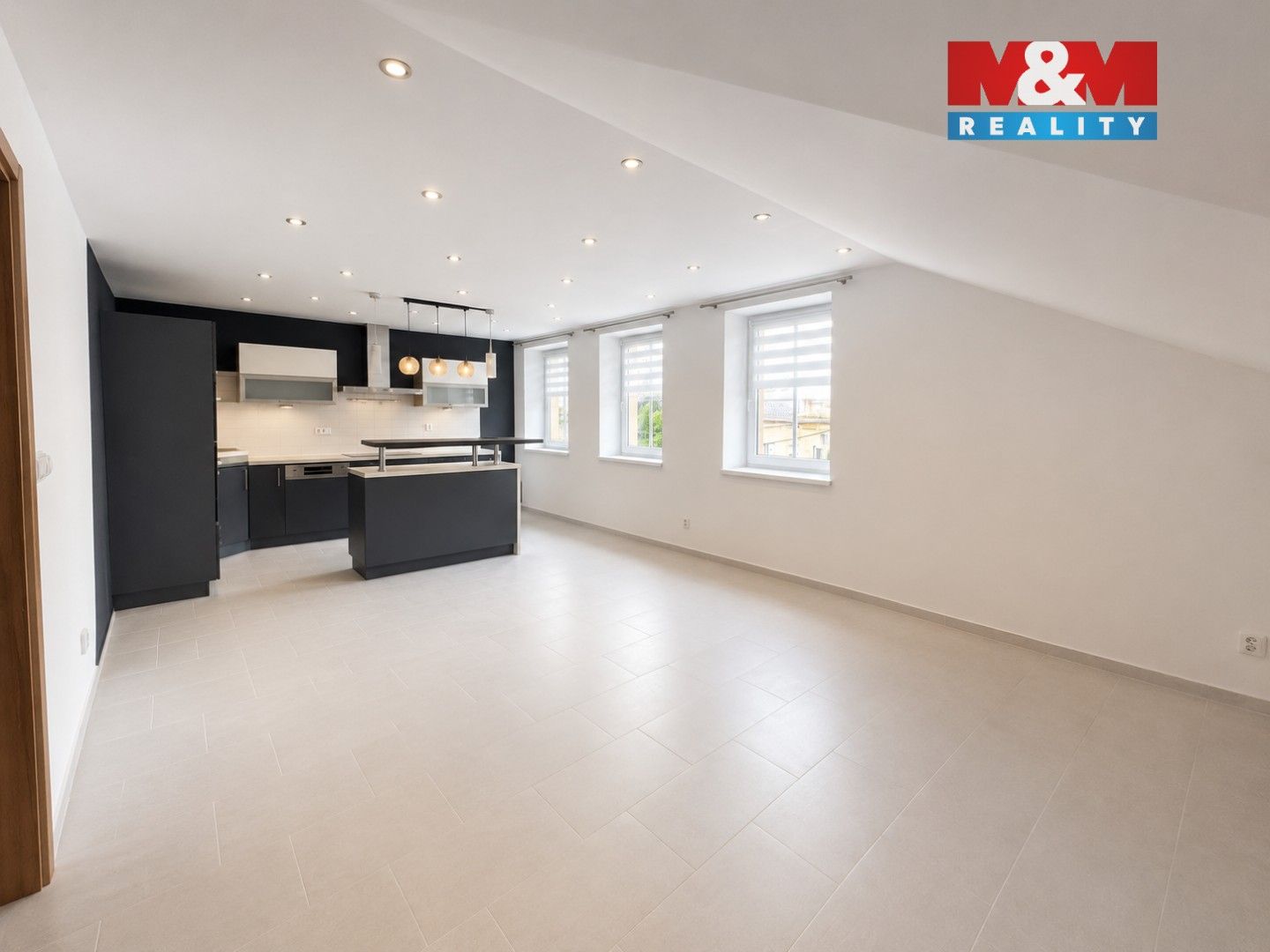 Prodej bytu 2+kk 71 m² - foto 2