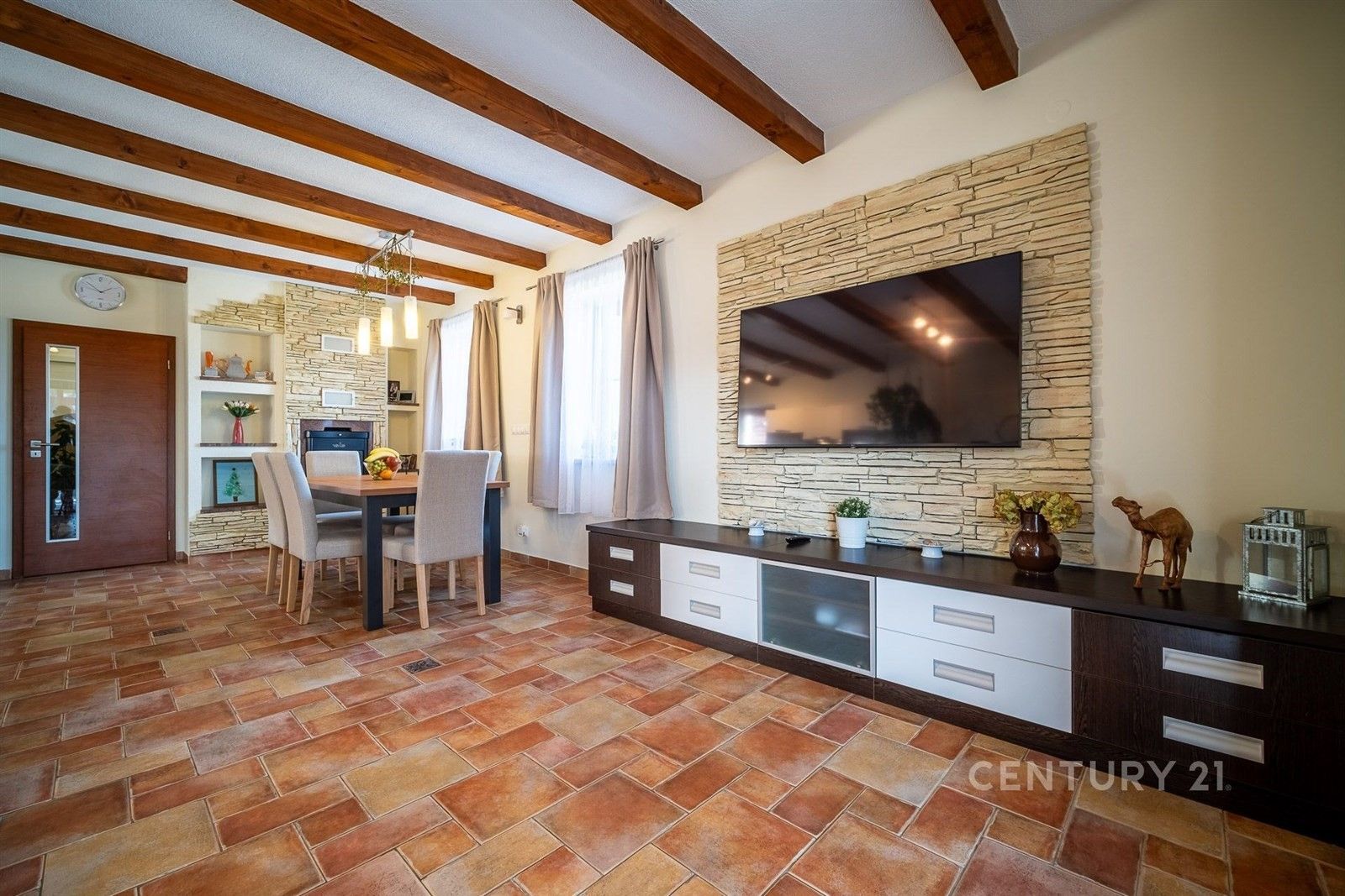 Prodej domu 220 m² - foto 2