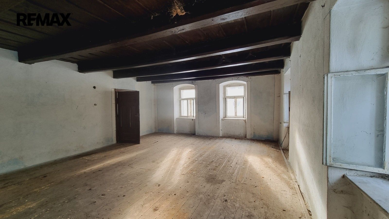 Prodej domu 215 m² - foto 1