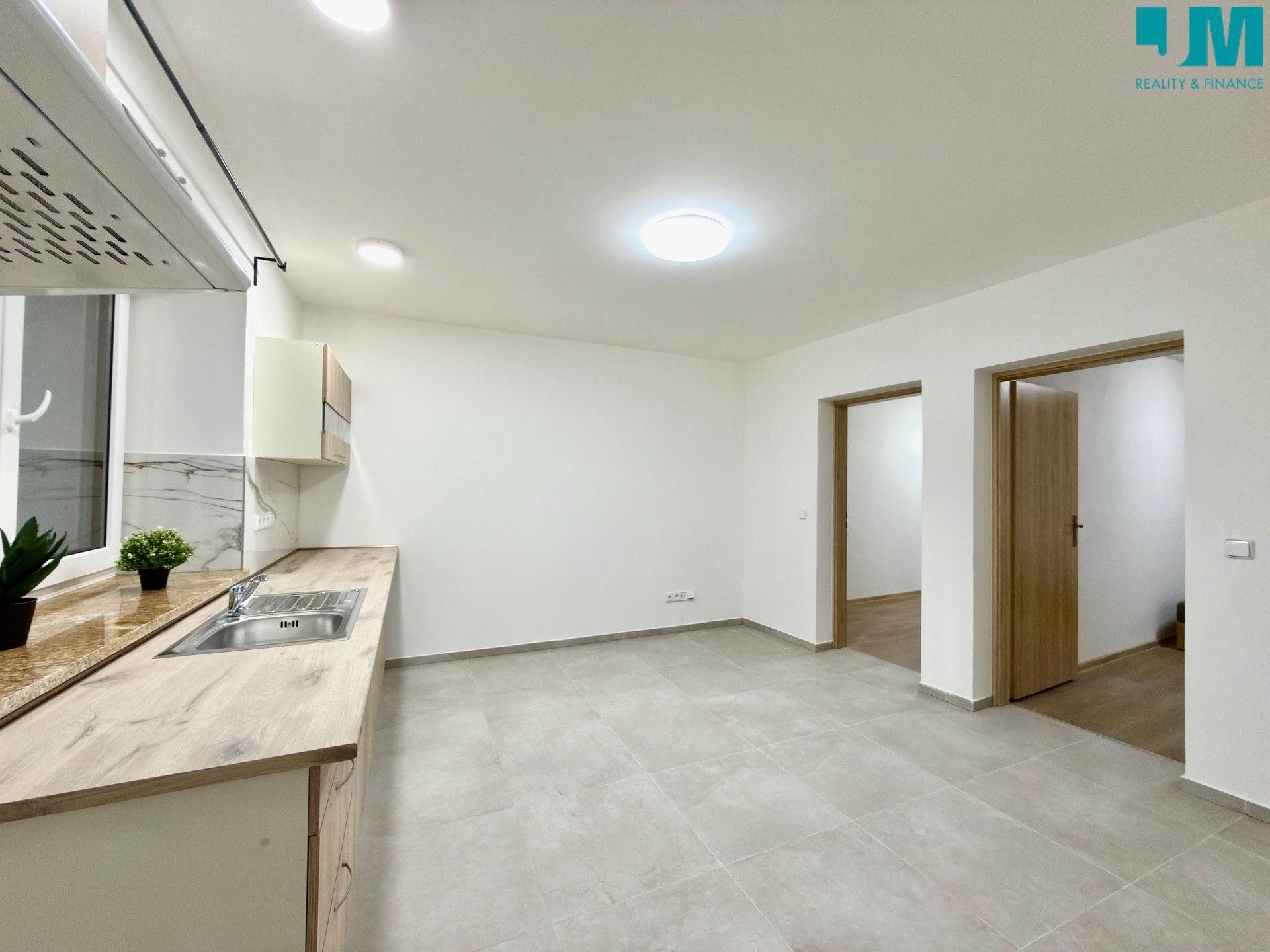 Pronájem bytu 2+1 50 m² - foto 2