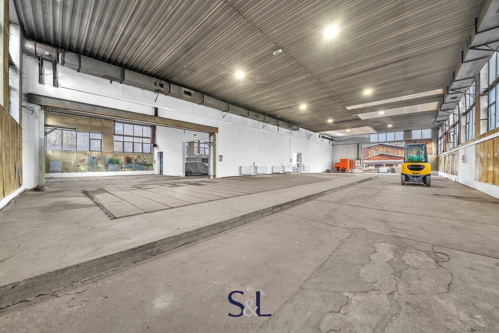 Prodej komerčního prostoru 315 m² - foto 3