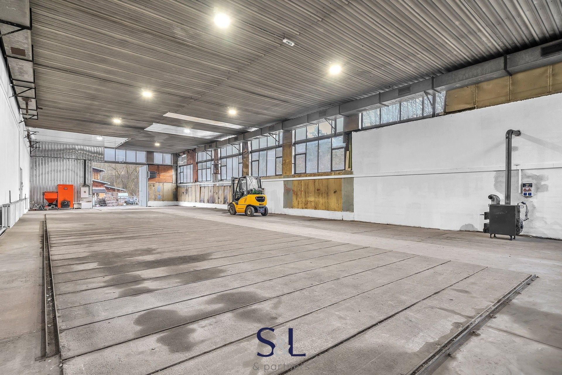 Prodej komerčního prostoru 315 m² - foto 8