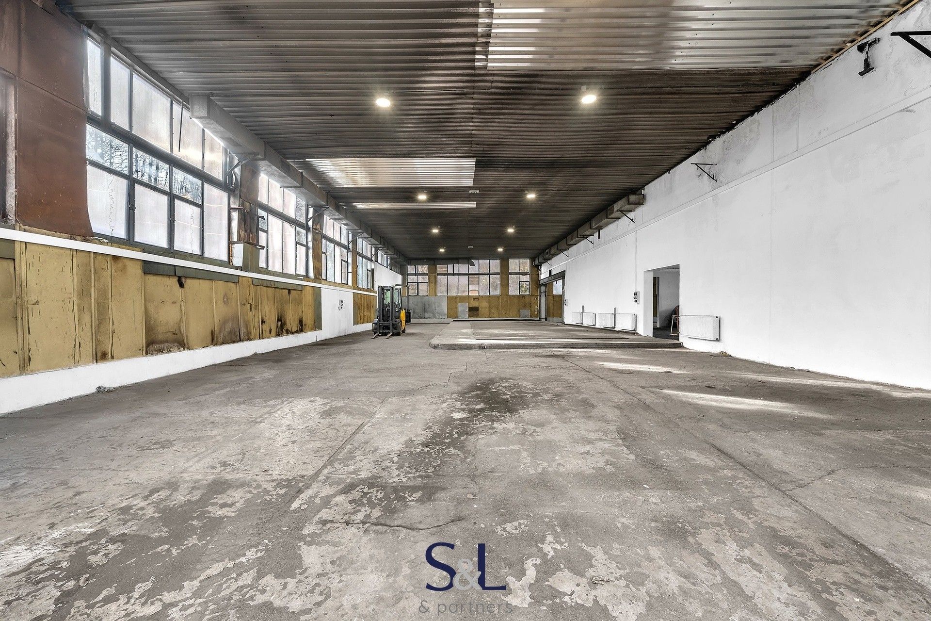 Prodej komerčního prostoru 315 m² - foto 9