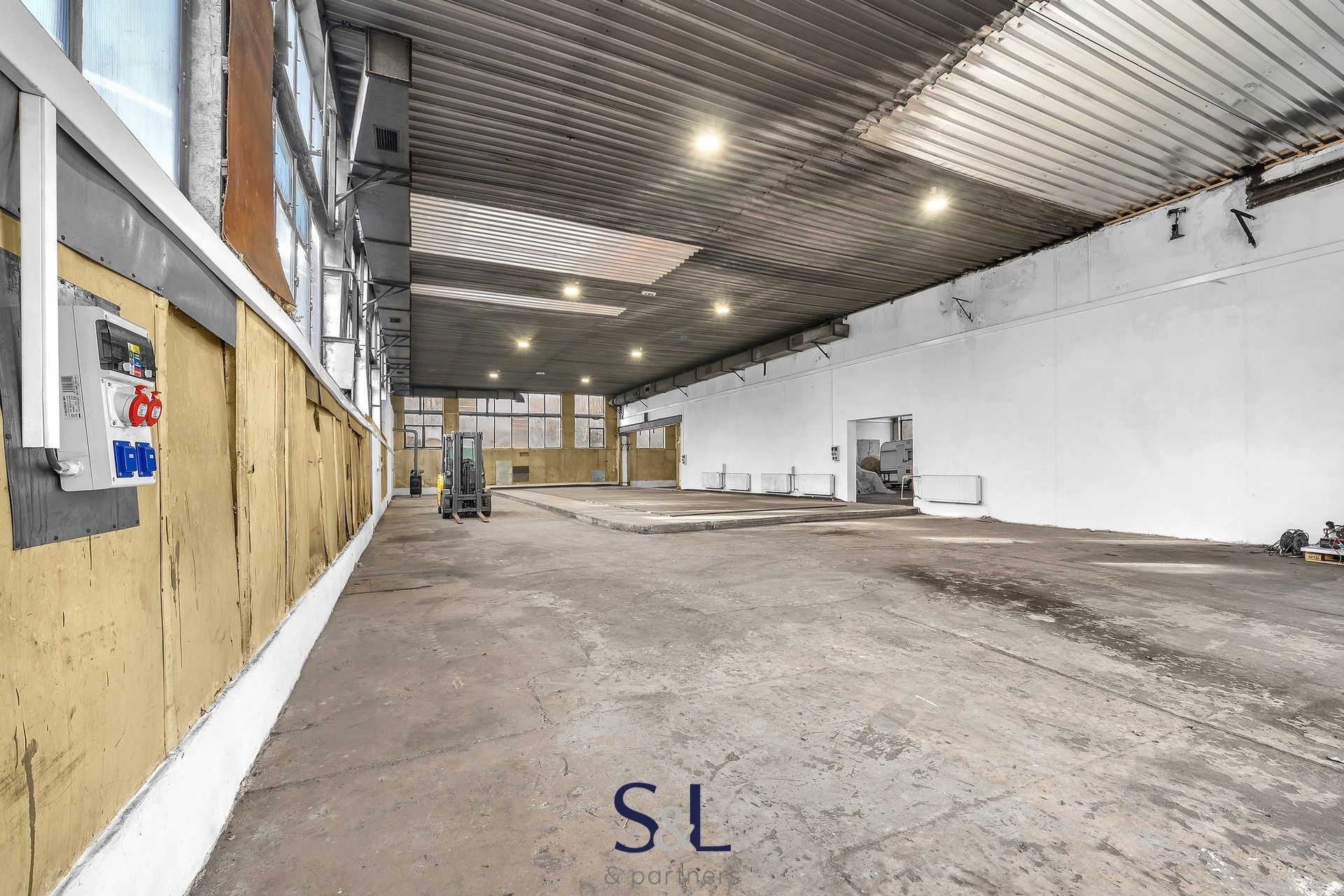 Prodej komerčního prostoru 315 m² - foto 10