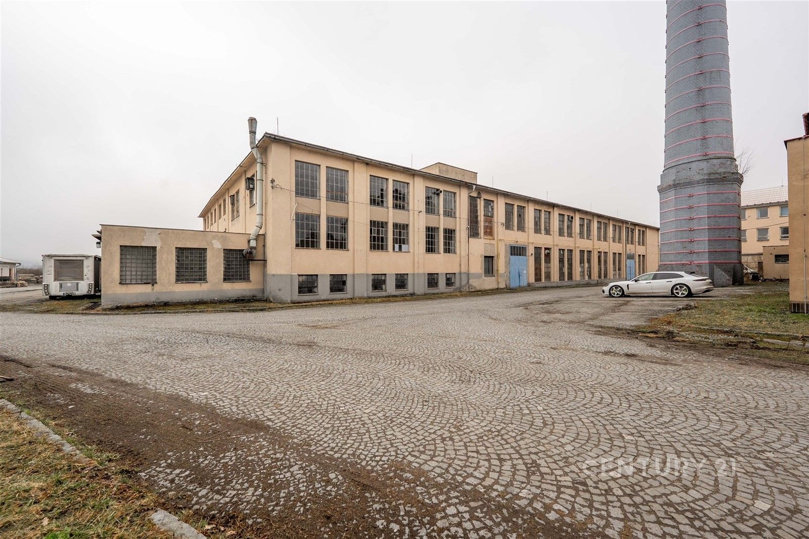 Pronájem komerčního prostoru 1800 m² - foto 10