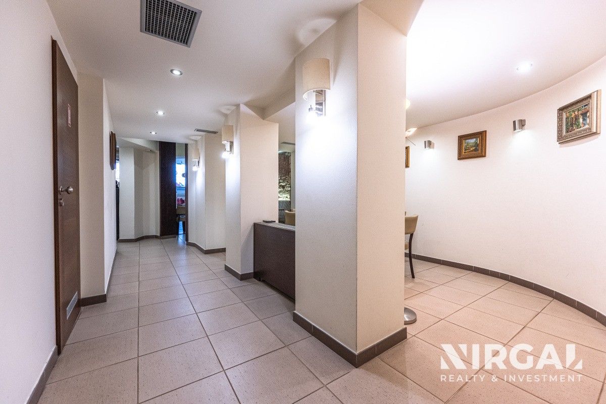 Pronájem komerčního prostoru 198 m² - foto 10