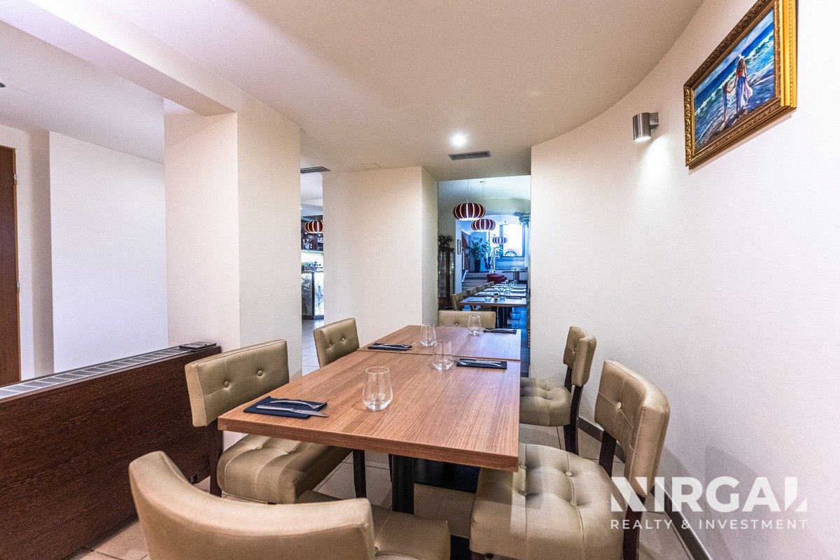 Pronájem komerčního prostoru 198 m² - foto 12