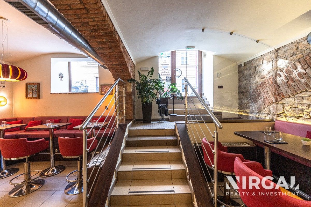 Pronájem komerčního prostoru 198 m² - foto 17