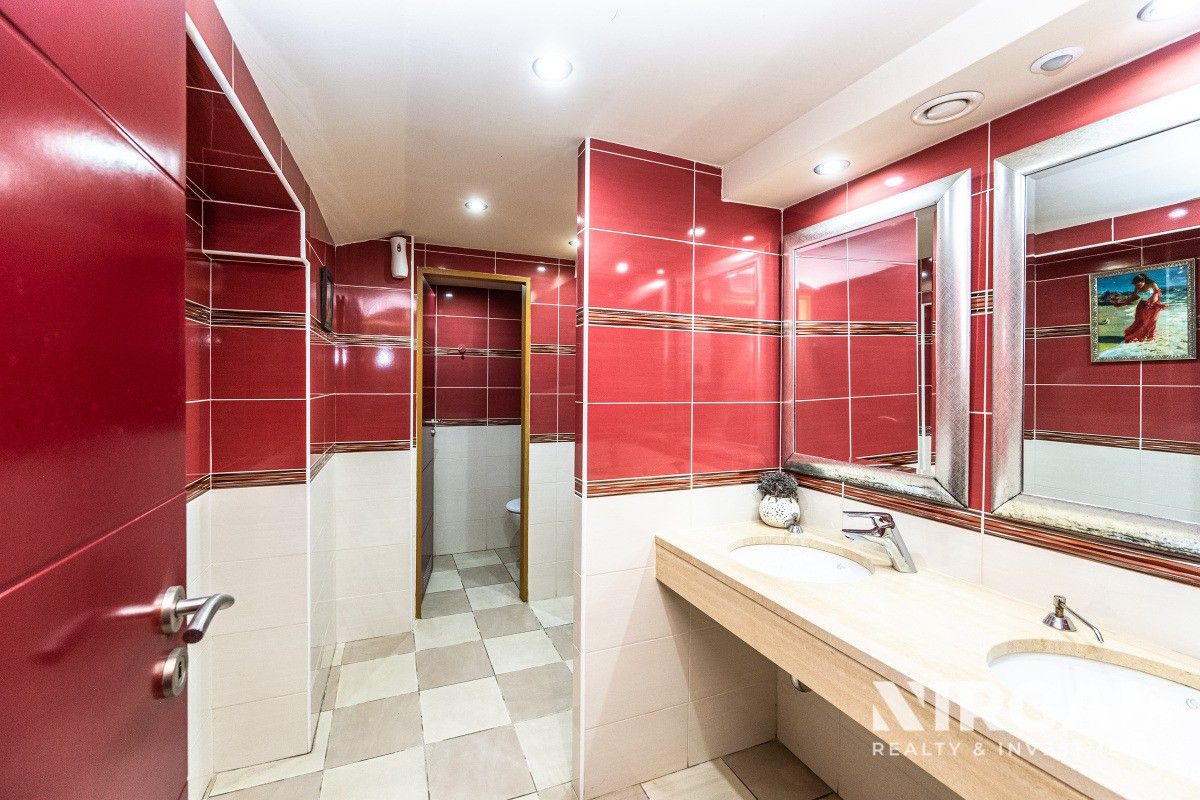 Pronájem komerčního prostoru 198 m² - foto 21