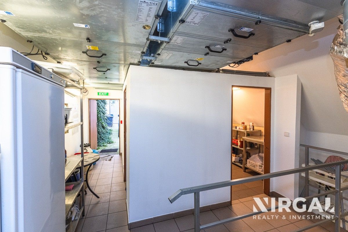 Pronájem komerčního prostoru 198 m² - foto 24
