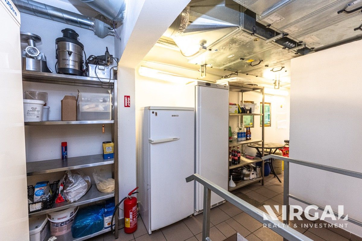 Pronájem komerčního prostoru 198 m² - foto 25