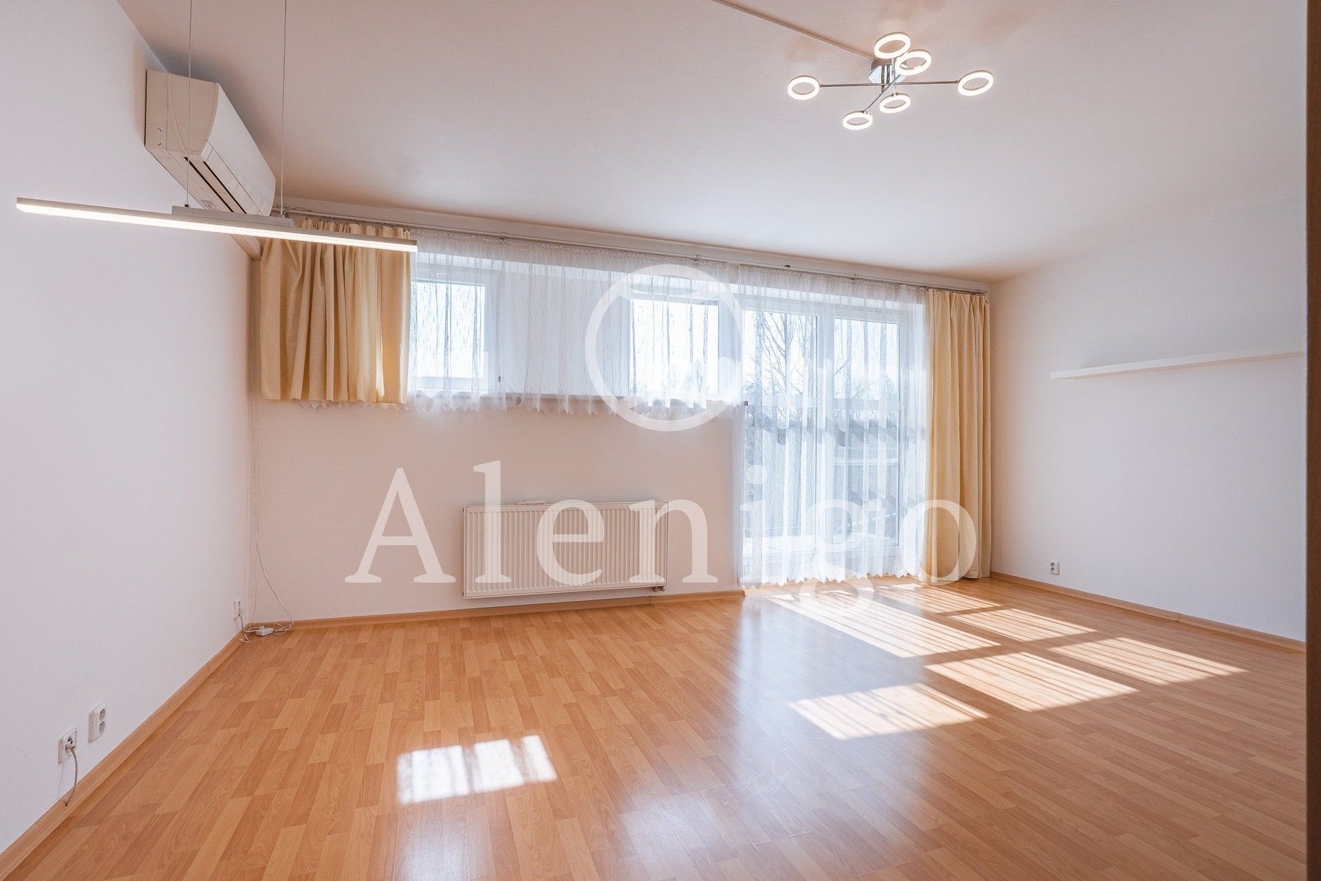 Prodej bytu 3+kk 72 m² - foto 1