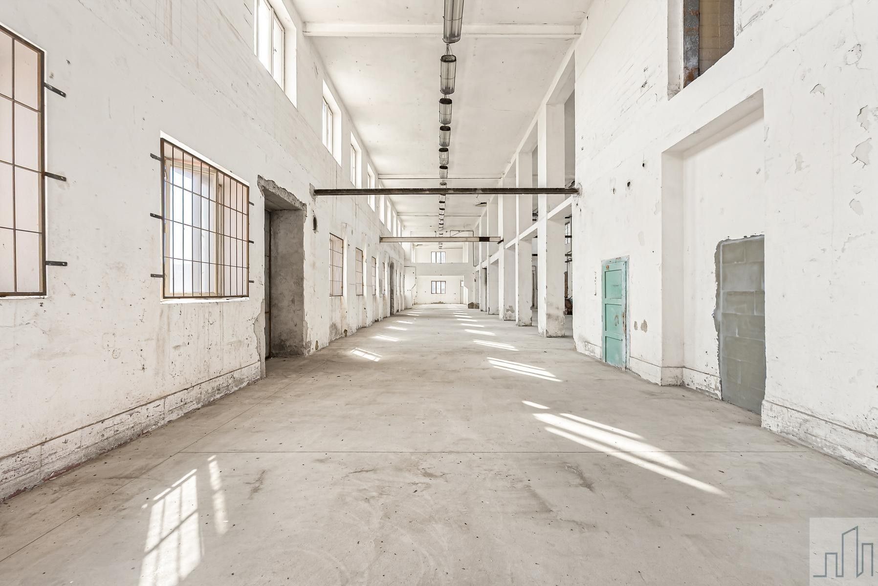 Prodej komerčního prostoru 1970 m² - foto 8