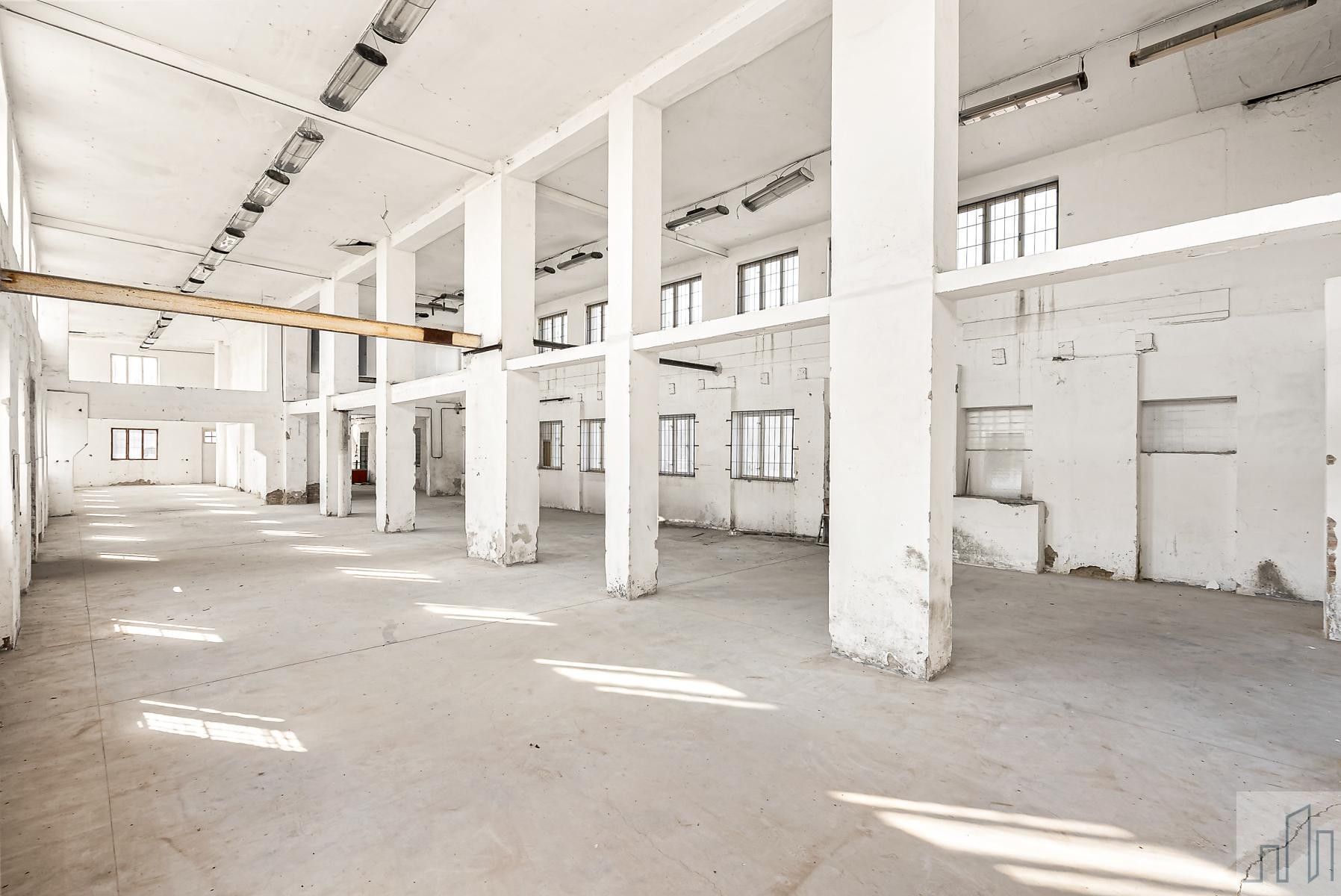 Prodej komerčního prostoru 1970 m² - foto 11