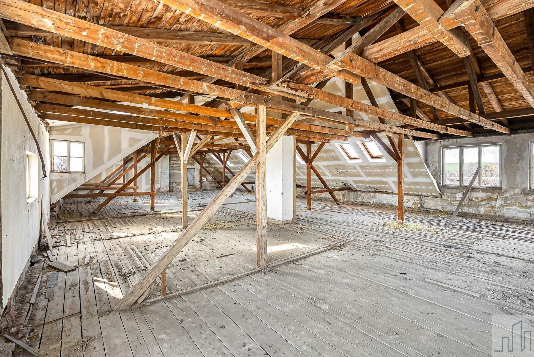 Prodej komerčního prostoru 1970 m² - foto 15