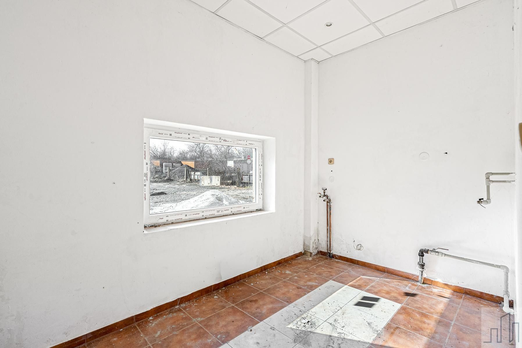 Prodej komerčního prostoru 1970 m² - foto 18