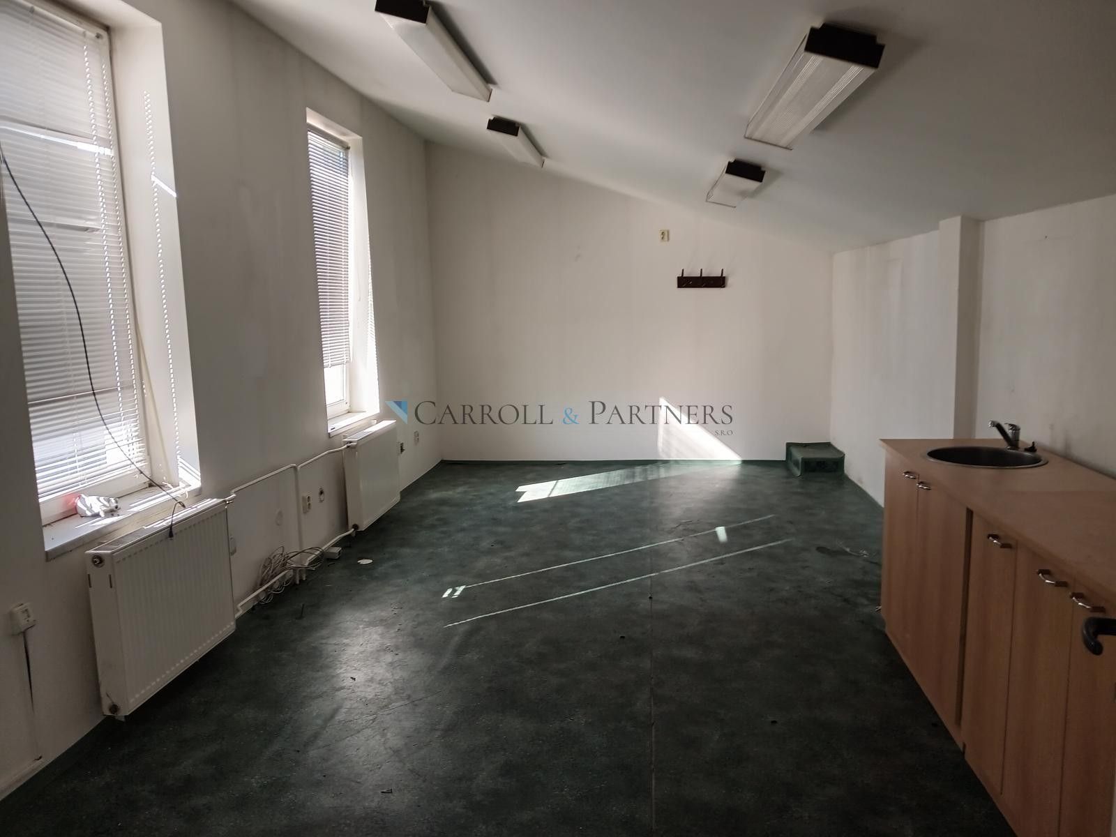 Pronájem komerčního prostoru 216 m² - foto 2