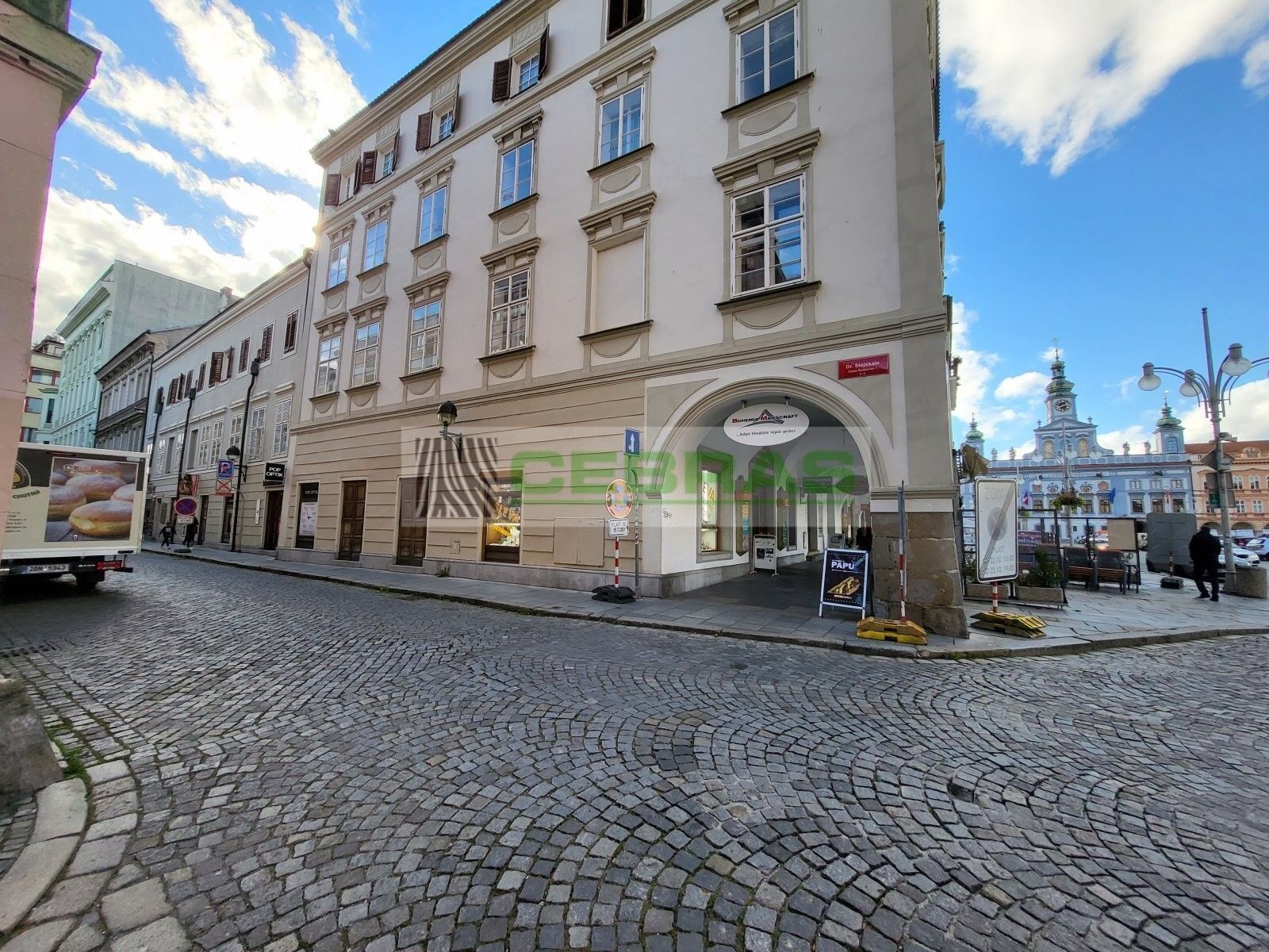 Pronájem komerčního prostoru 140 m² - foto 1
