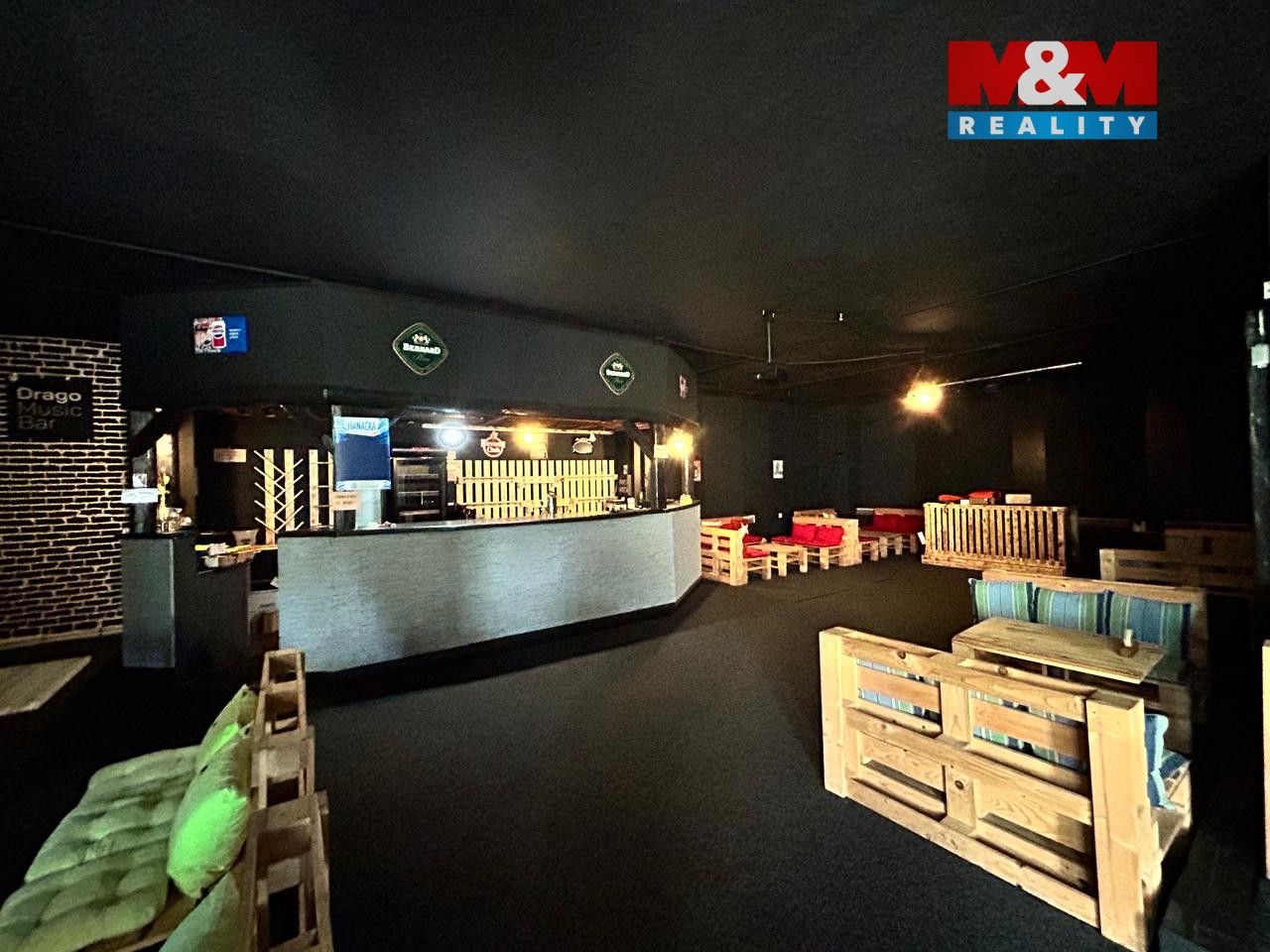 Pronájem komerčního prostoru 582 m² - foto 8