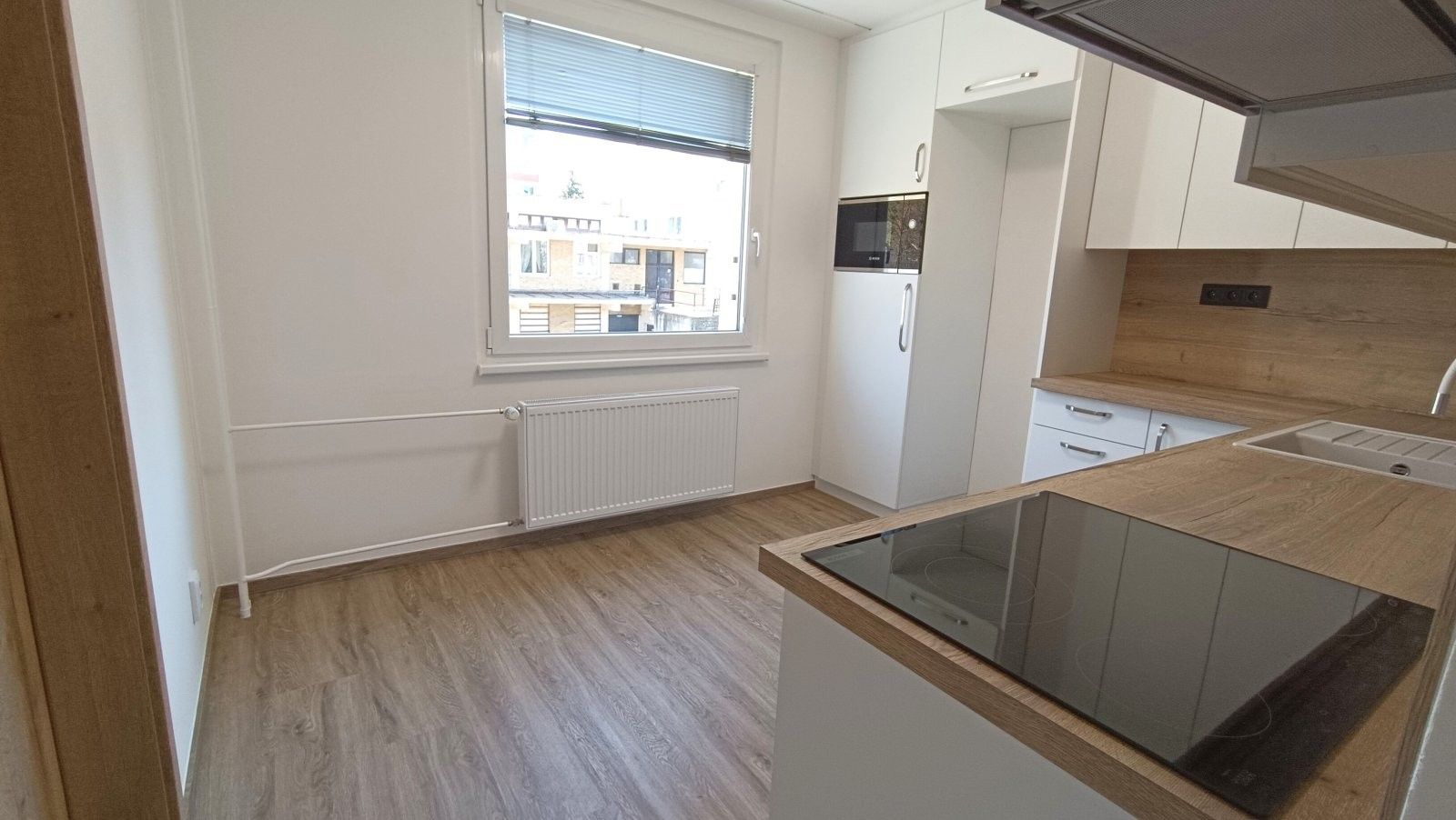 Pronájem bytu 3+1 74 m² - foto 2