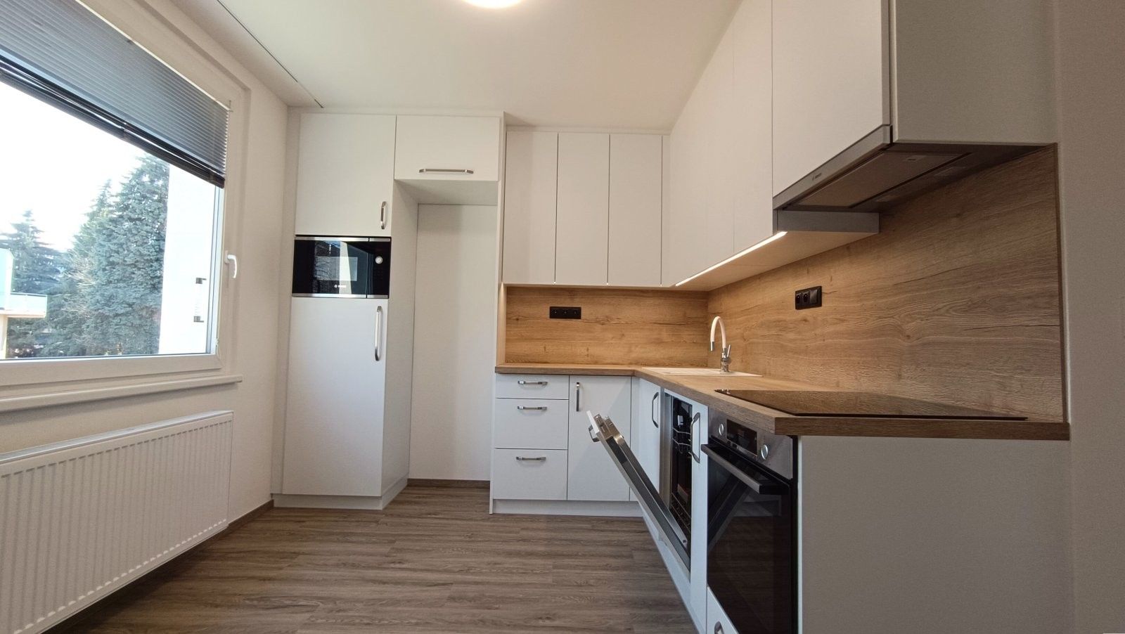 Pronájem bytu 3+1 74 m² - foto 4