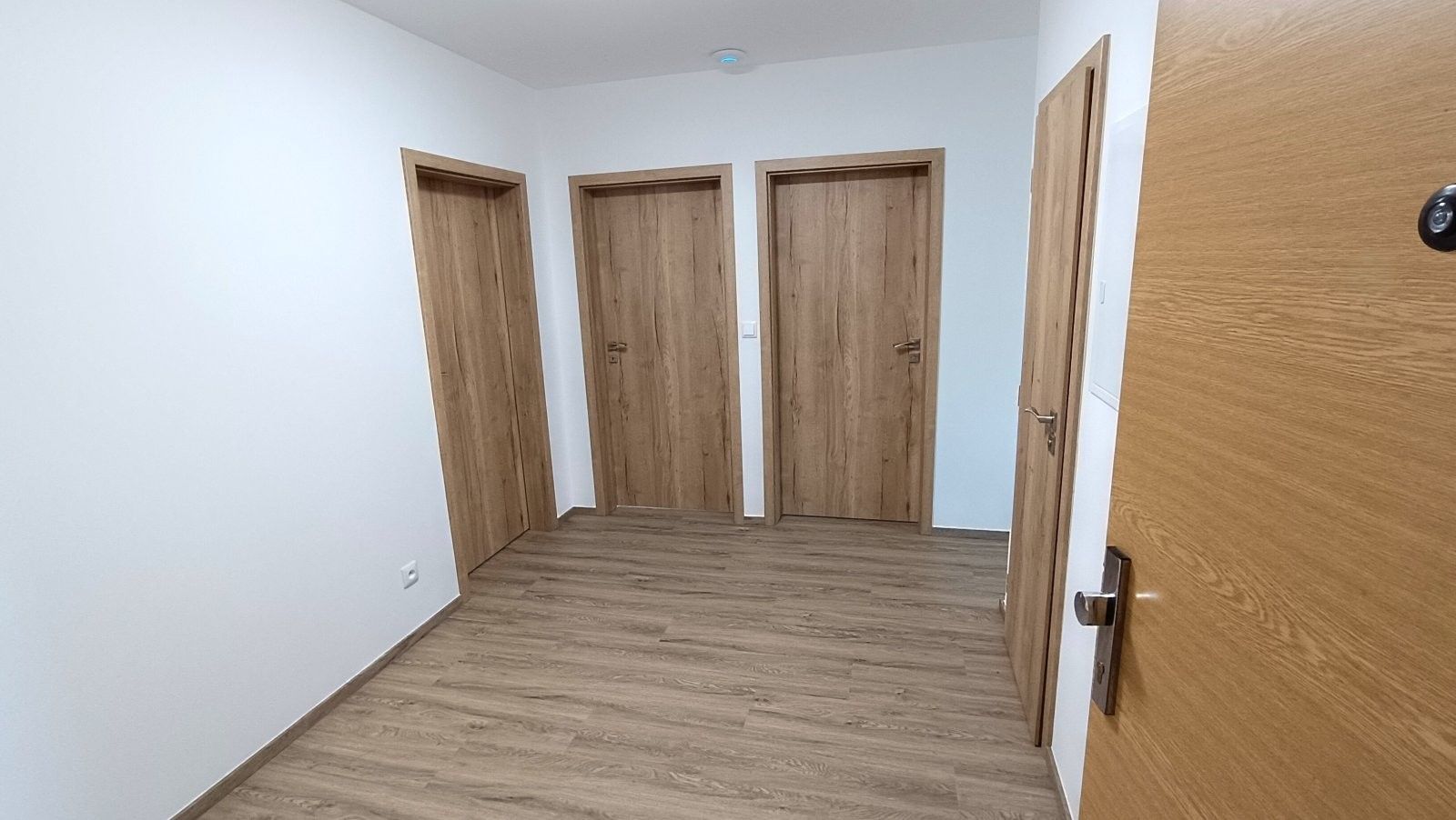 Pronájem bytu 3+1 74 m² - foto 13