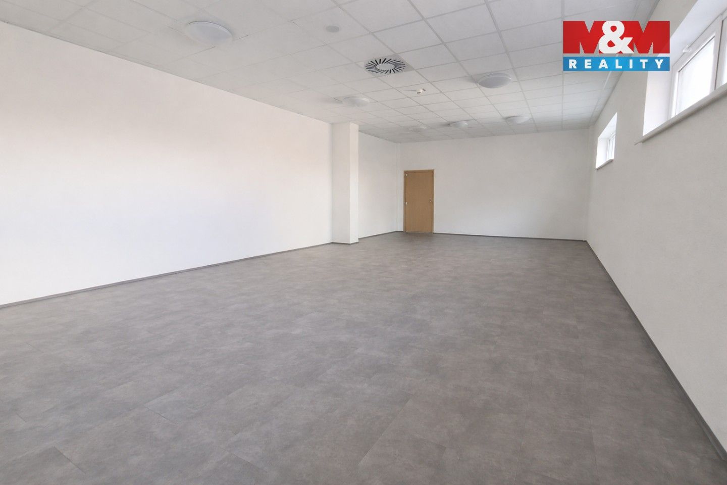Pronájem komerčního prostoru 77 m² - foto 2