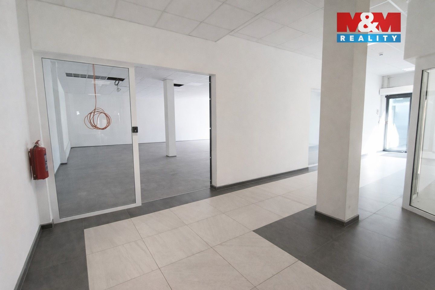 Pronájem komerčního prostoru 185 m² - foto 2