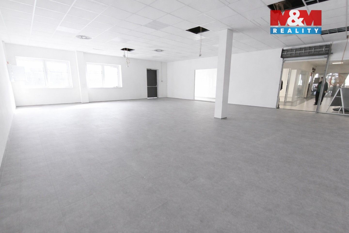 Pronájem komerčního prostoru 185 m² - foto 3