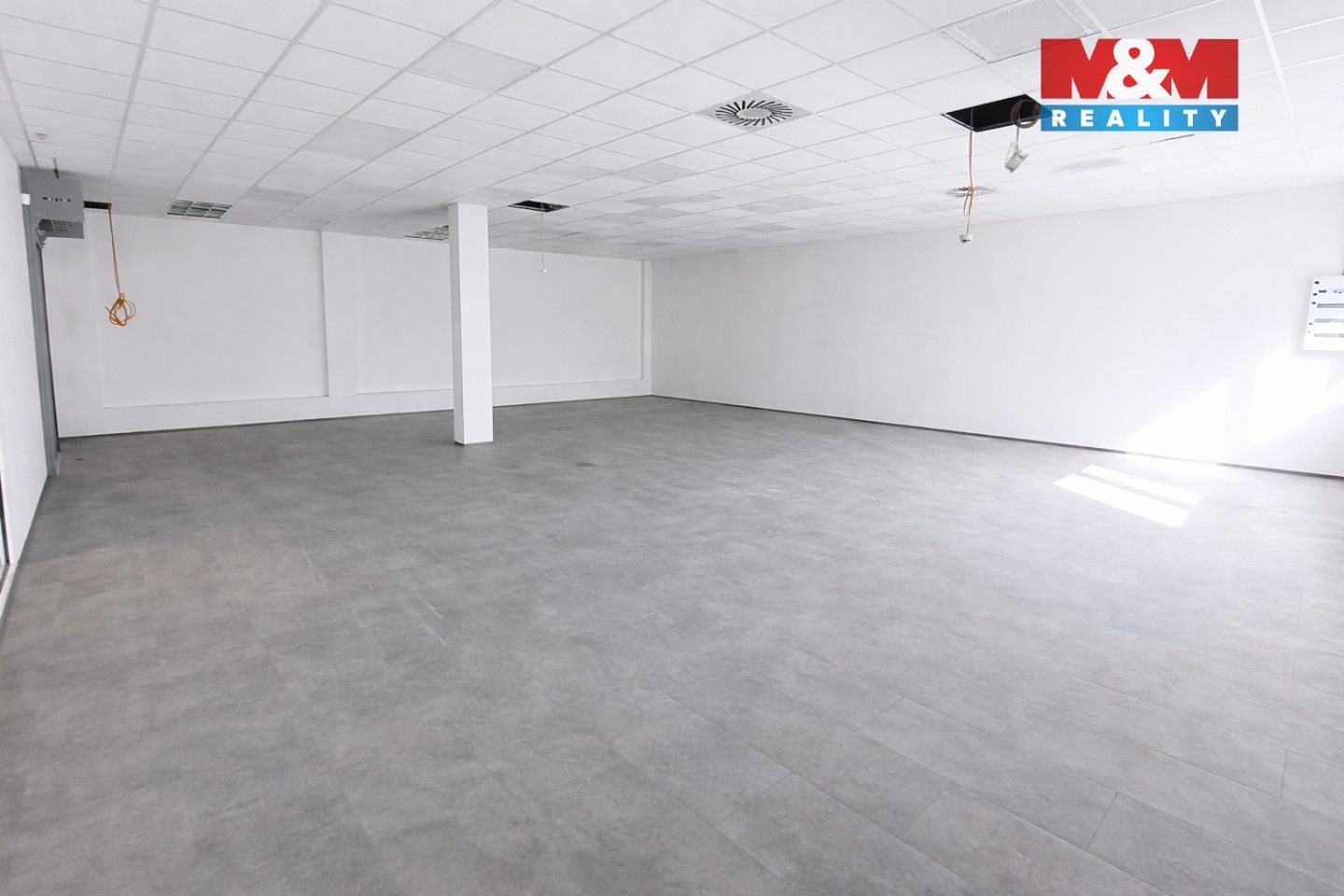 Pronájem komerčního prostoru 185 m² - foto 4
