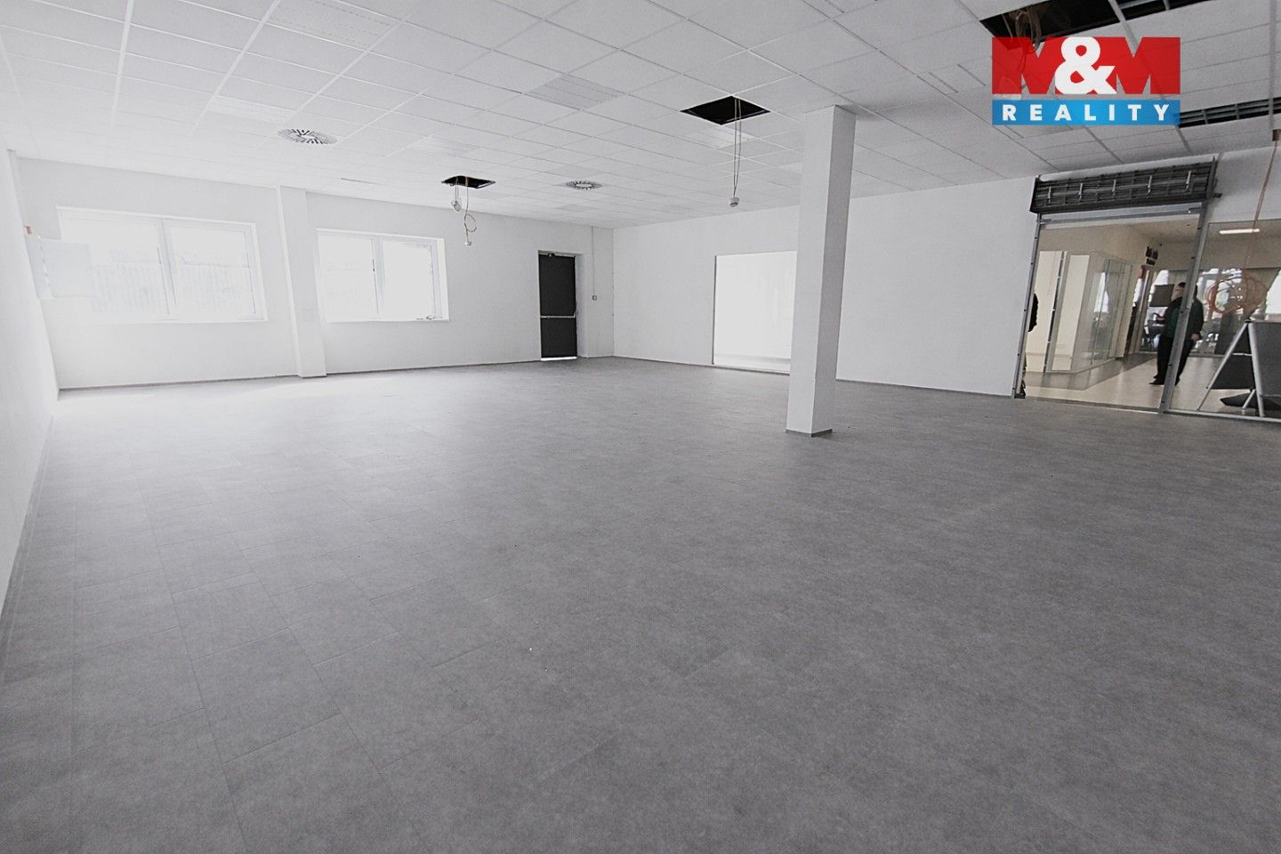 Pronájem komerčního prostoru 108 m² - foto 3