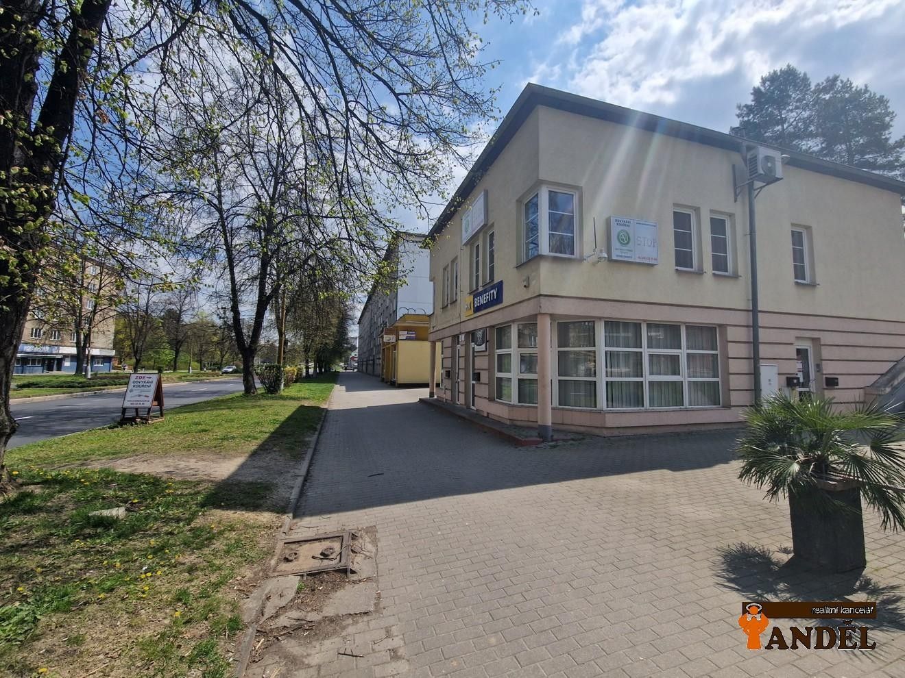 Pronájem komerčního prostoru 12 m² - foto 1