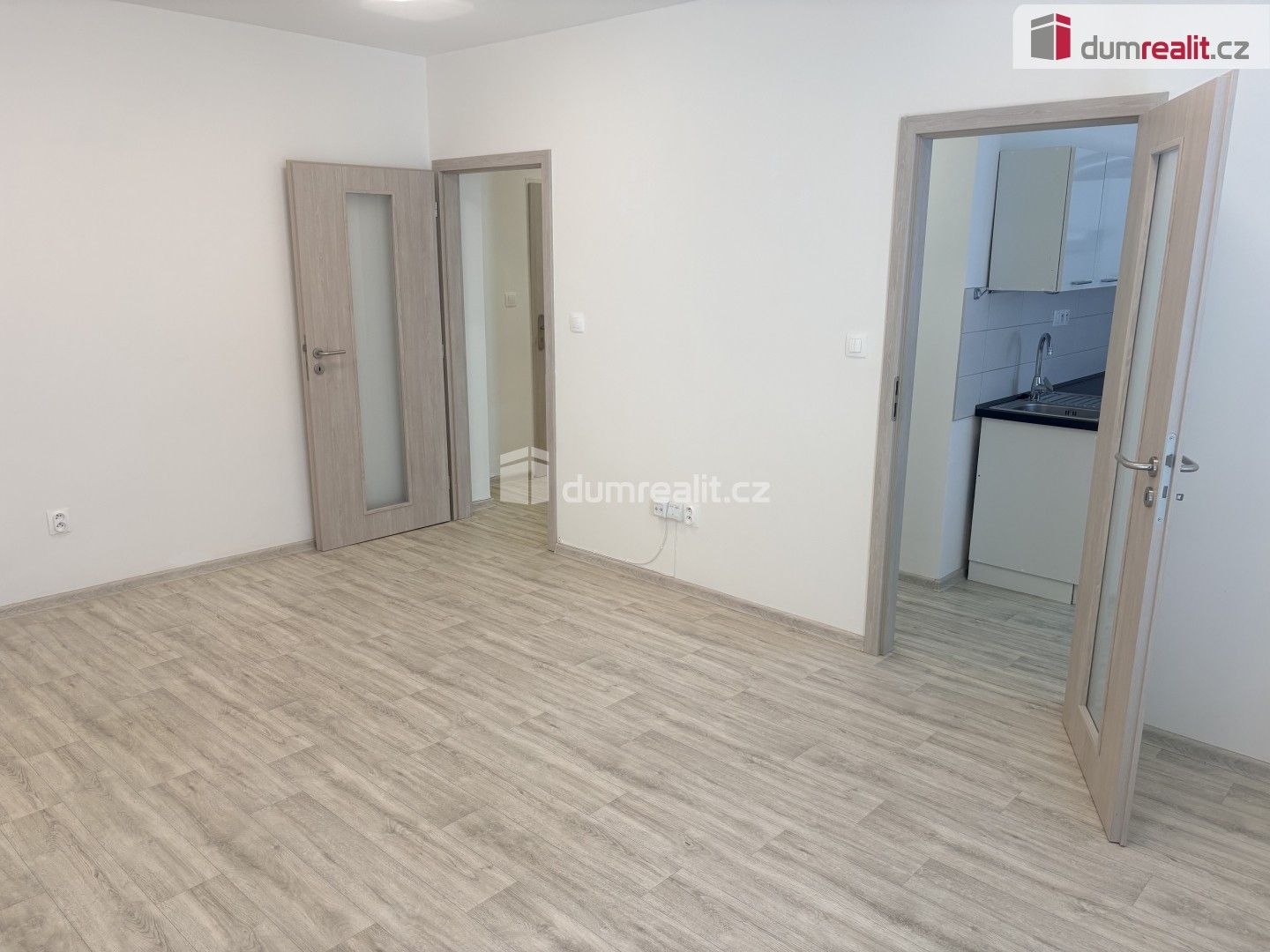Pronájem bytu 2+1 53 m² - foto 3
