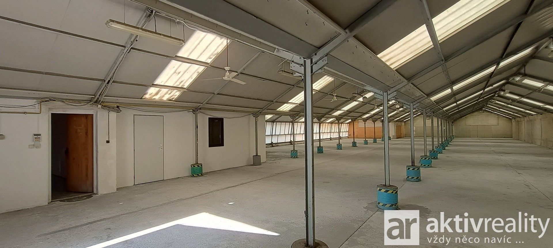 Pronájem komerčního prostoru 726 m² - foto 3