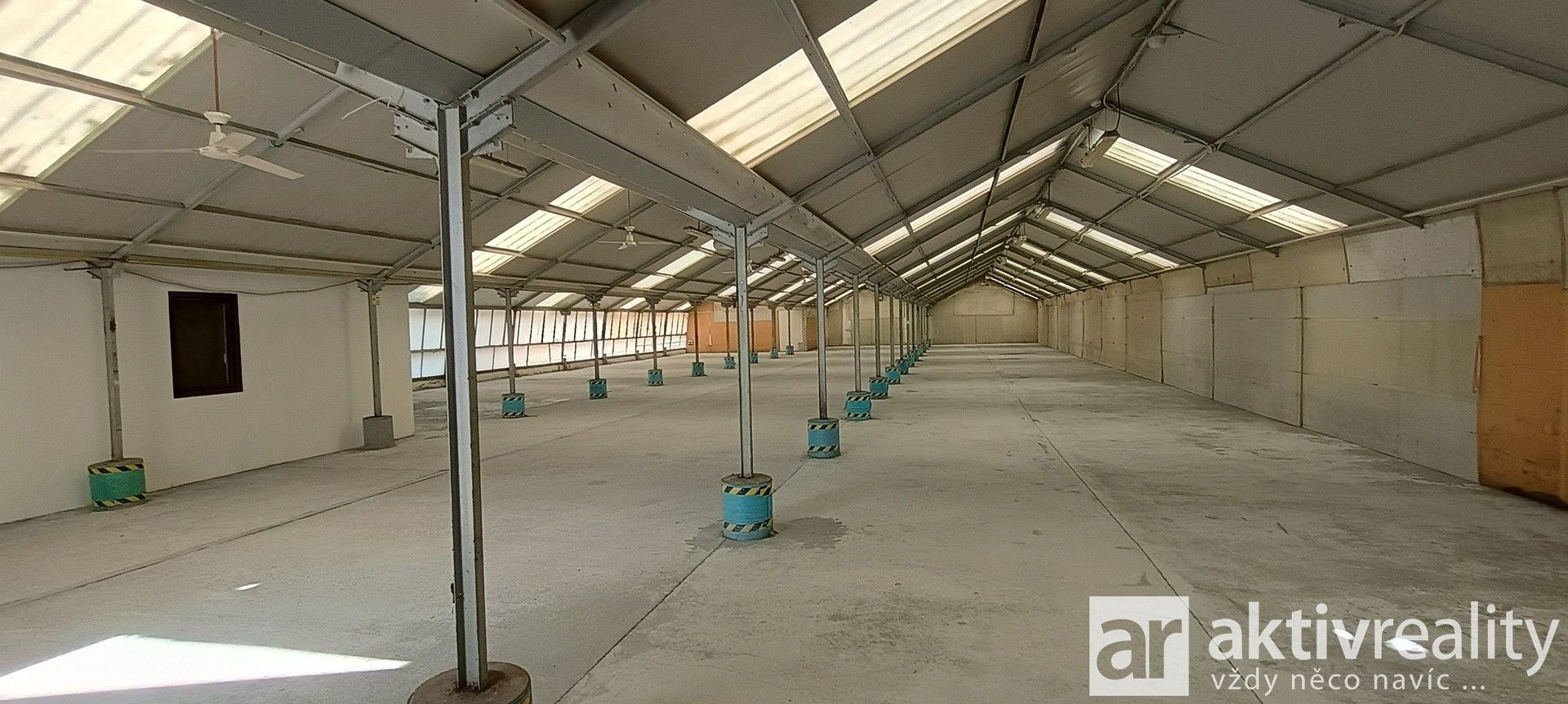 Pronájem komerčního prostoru 726 m² - foto 6