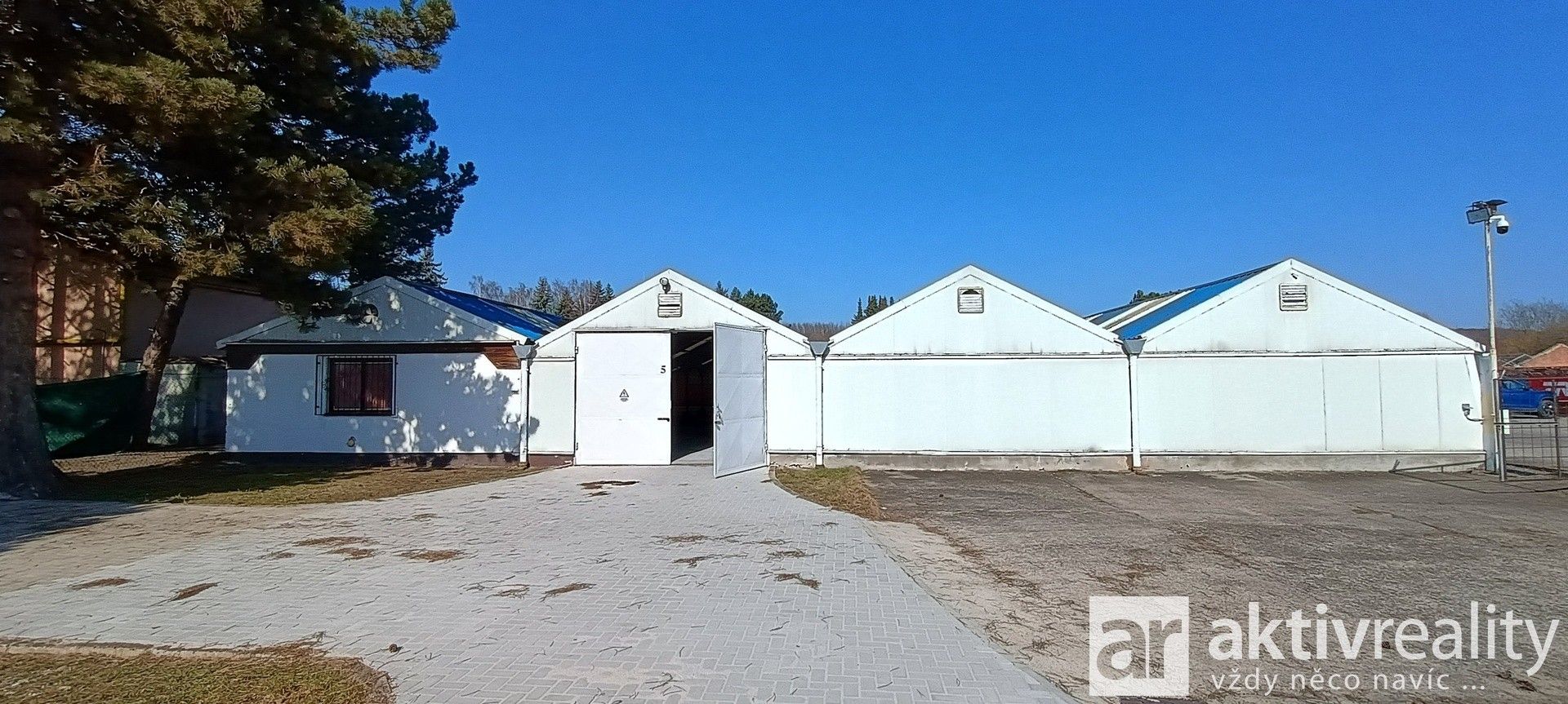 Pronájem komerčního prostoru 726 m² - foto 12