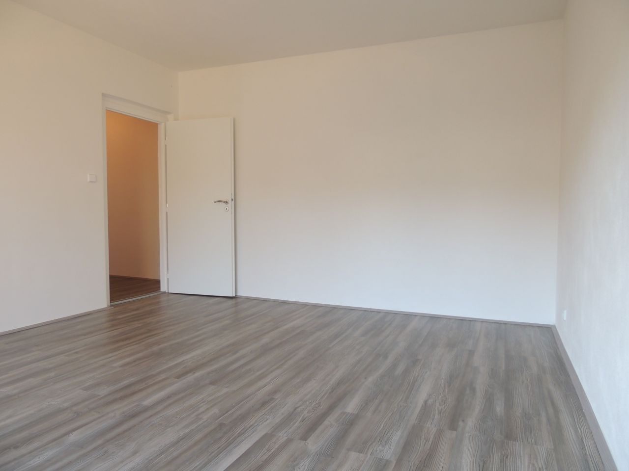 Pronájem bytu 1+1 40 m² - foto 2