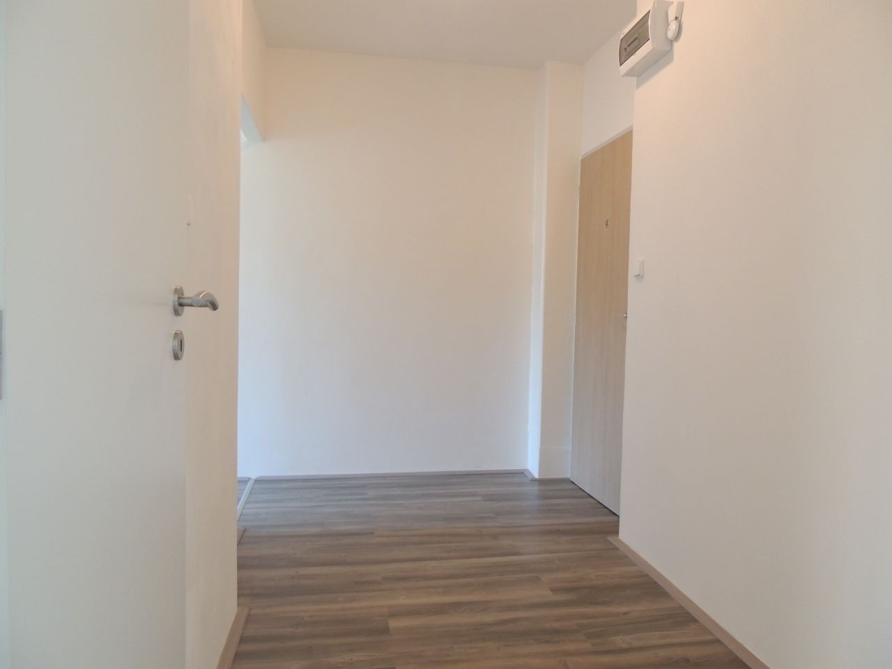 Pronájem bytu 1+1 40 m² - foto 4
