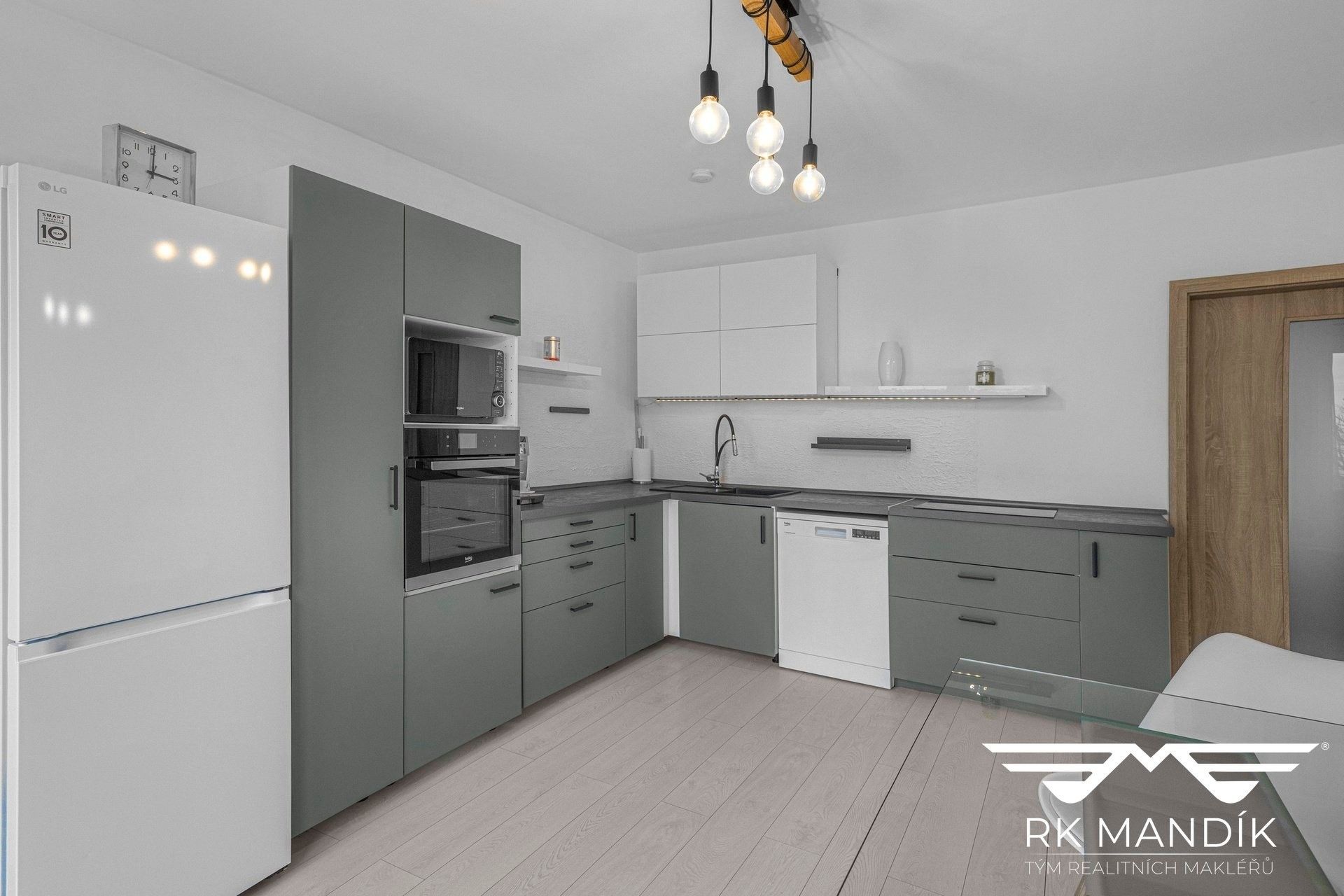 Prodej bytu 3+kk 71 m² - foto 2